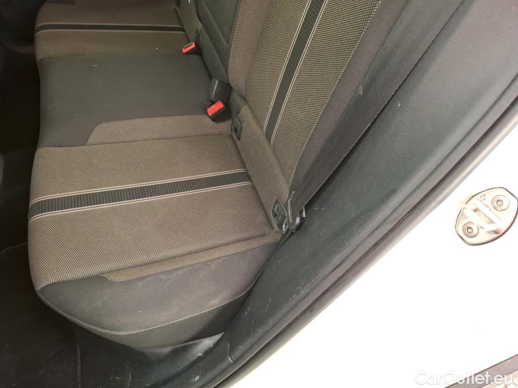  Volkswagen  T-ROC VOLKSWAGEN  / 2017 / 5P / SUV 1.6 TDI 115 LOUNGE BUSINESS #26