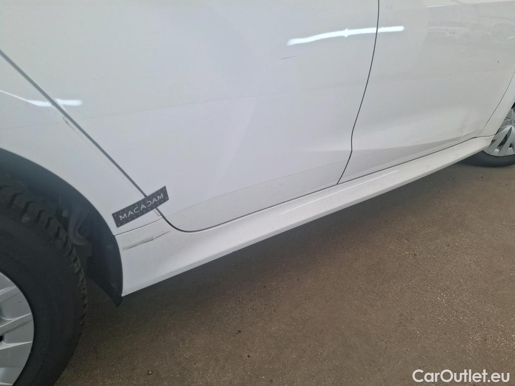  Toyota  Yaris TOYOTA  Hybride / 2019 / 5P / Berline Hybride 116h France Business #51