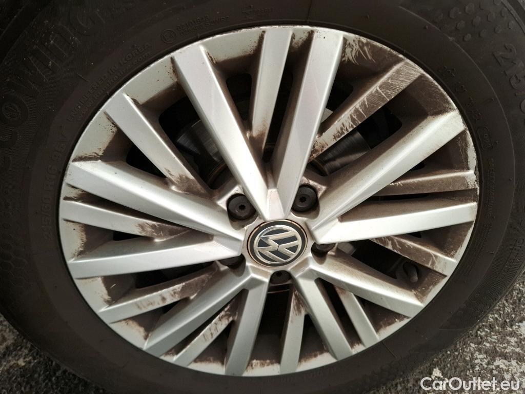  Volkswagen  T-ROC VOLKSWAGEN  / 2017 / 5P / SUV 1.6 TDI 115 LOUNGE BUSINESS #2