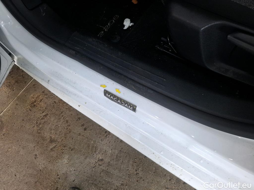  Peugeot  208  (e-) Active Business R 50kWh BVA / TRANSFO VP/VF #1