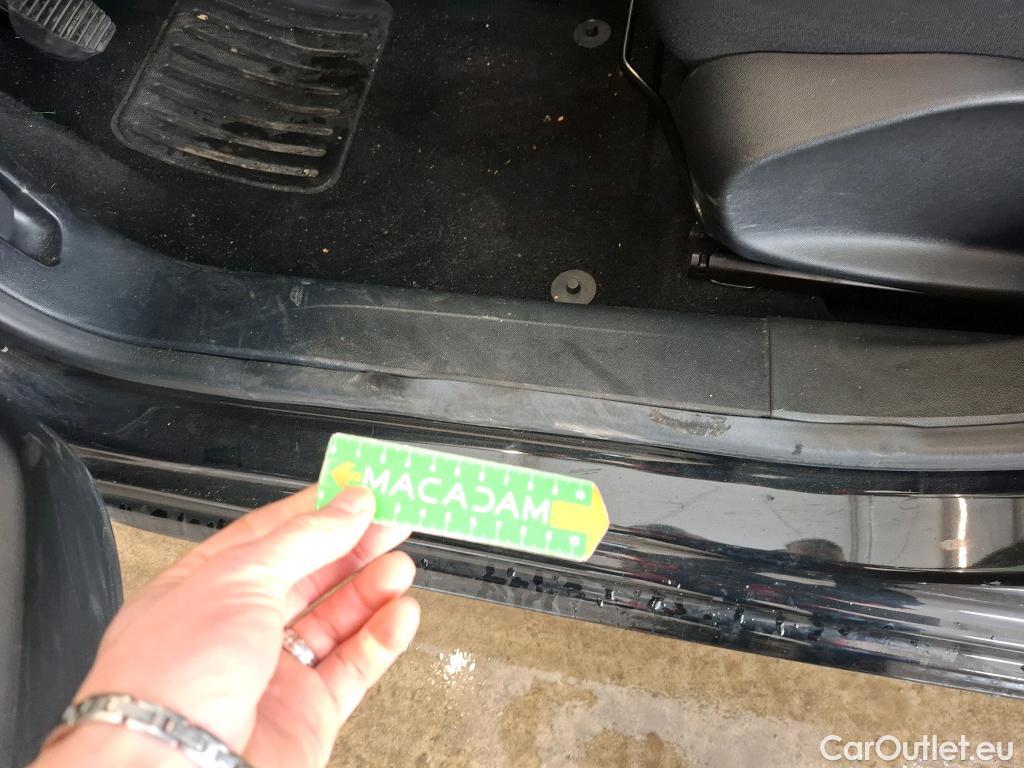  Peugeot  208  Affaire Premium Pack 1.2 80CV BVM5 E6dT #1