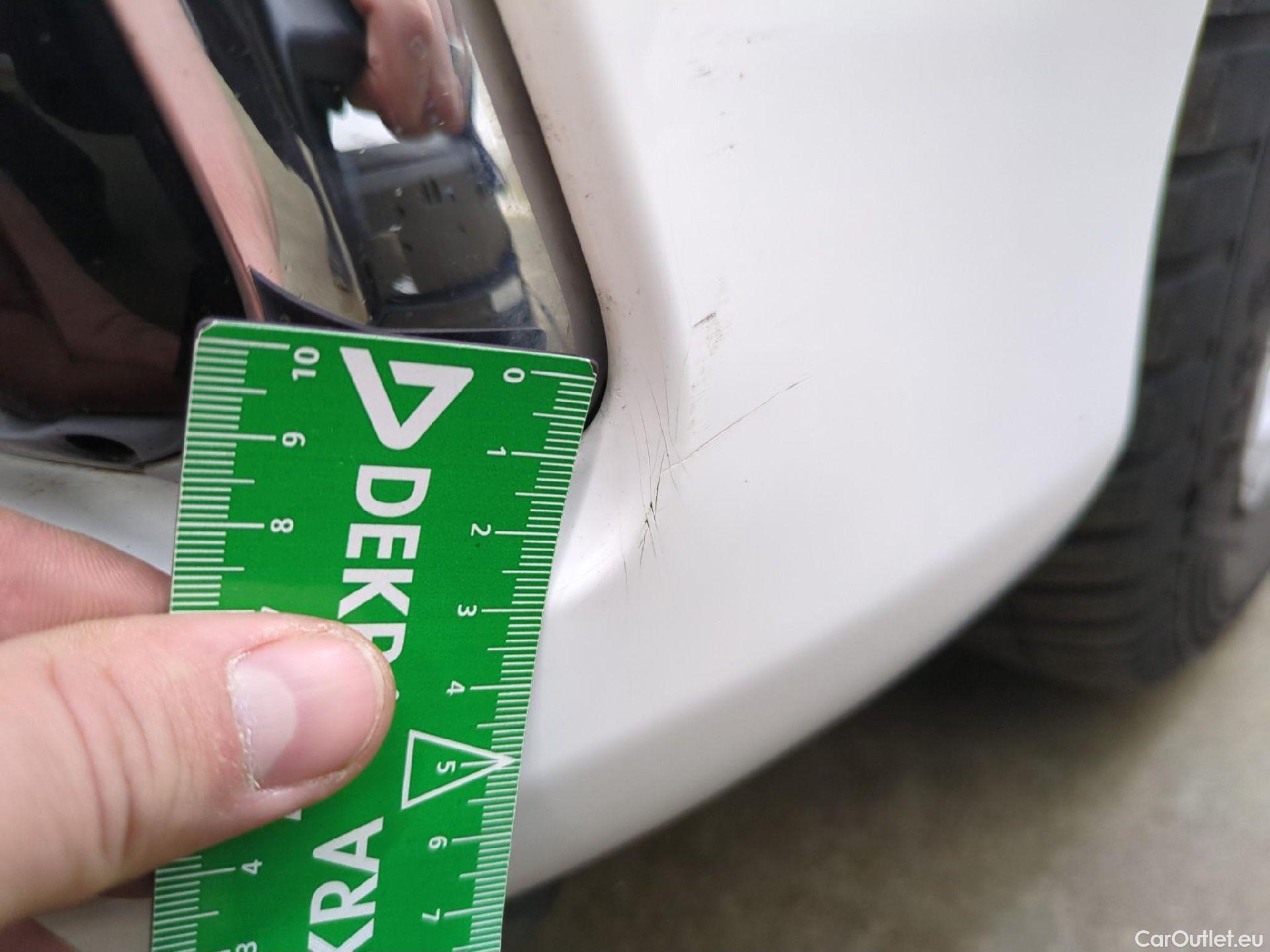  Toyota  Yaris  Hybride Affaires / 2017 / 5P / Berline 1.5 VVT-I HYBRID AUTO France Business #22