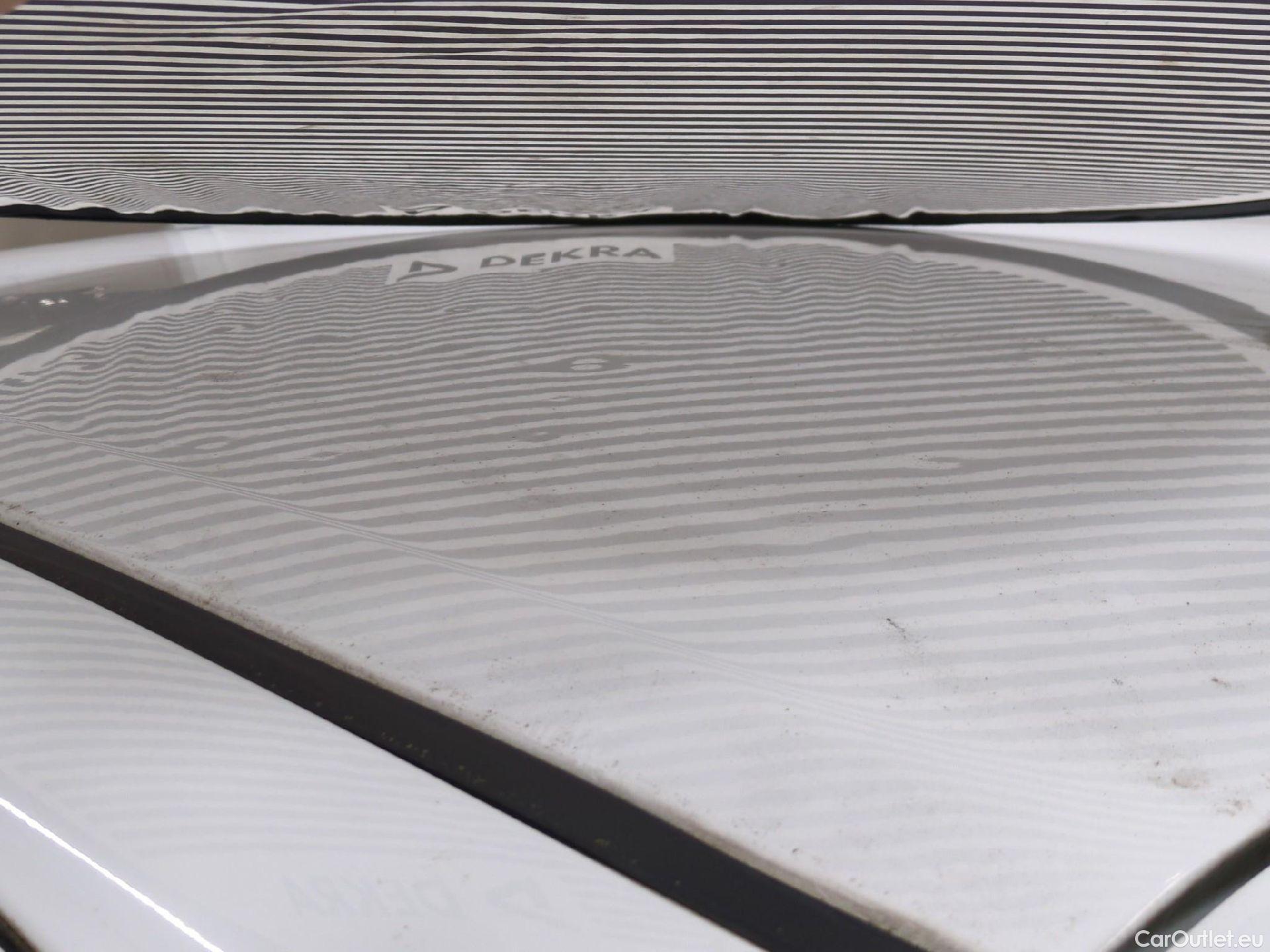  Toyota  Yaris  Hybride Affaires / 2017 / 5P / Berline 1.5 VVT-I HYBRID AUTO France Business #12