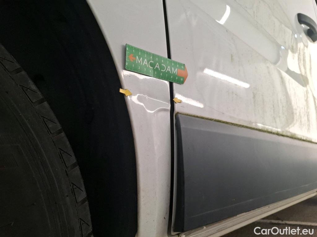  Renault  Trafic RENAULT  VU 4p Fourgon FG-GCF L1H1 1000 dCi 90 #11