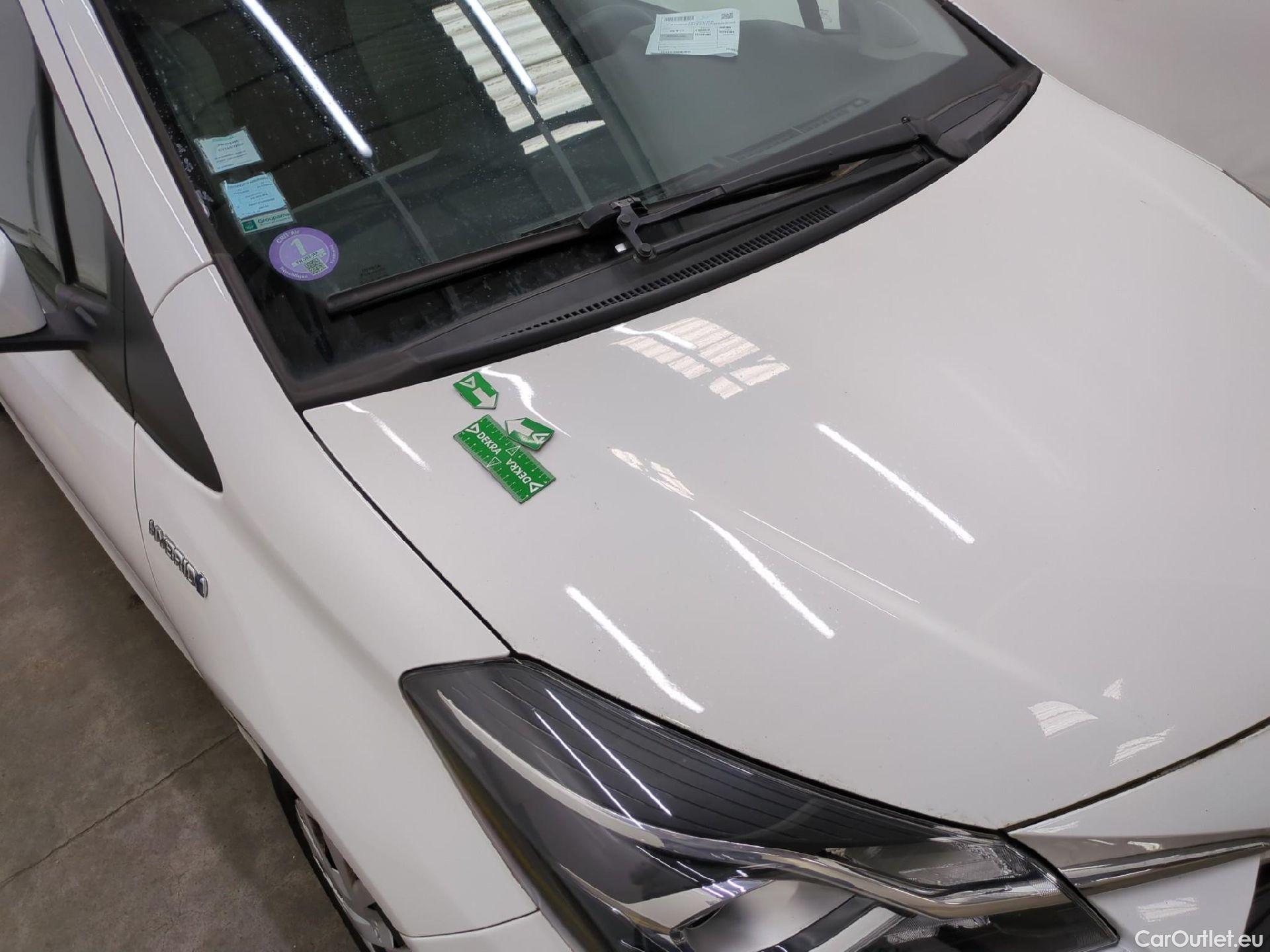  Toyota  Yaris  Hybride Affaires / 2017 / 5P / Berline 1.5 VVT-I HYBRID AUTO France Business #19