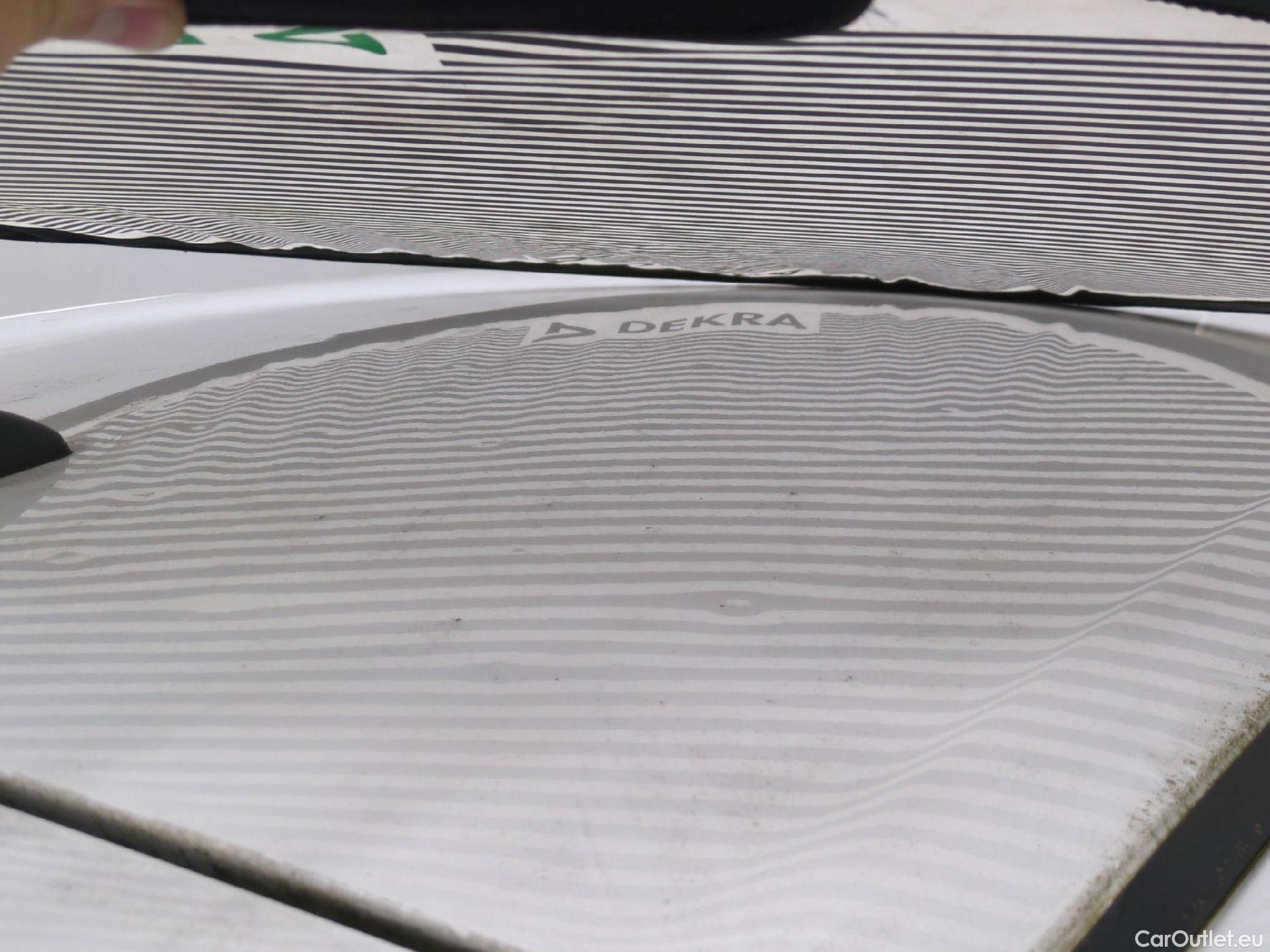  Toyota  Yaris  Hybride Affaires / 2017 / 5P / Berline 1.5 VVT-I HYBRID AUTO France Business #13