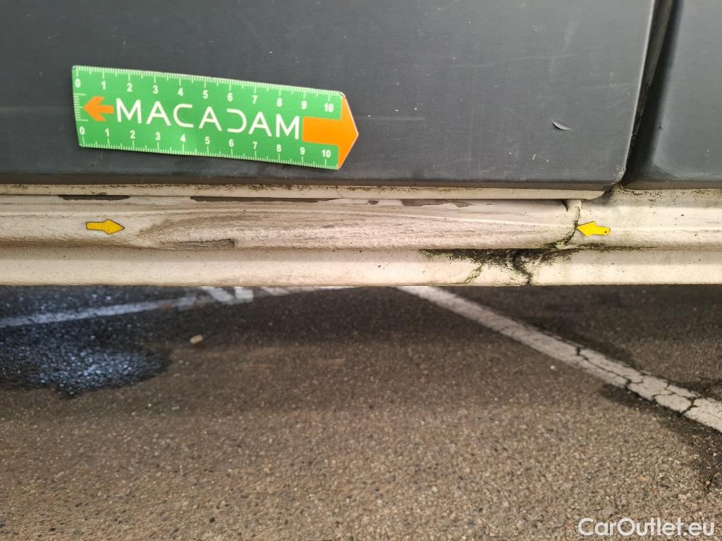  Renault  Trafic RENAULT  VU 4p Fourgon FG-GCF L1H1 1000 dCi 90 #40