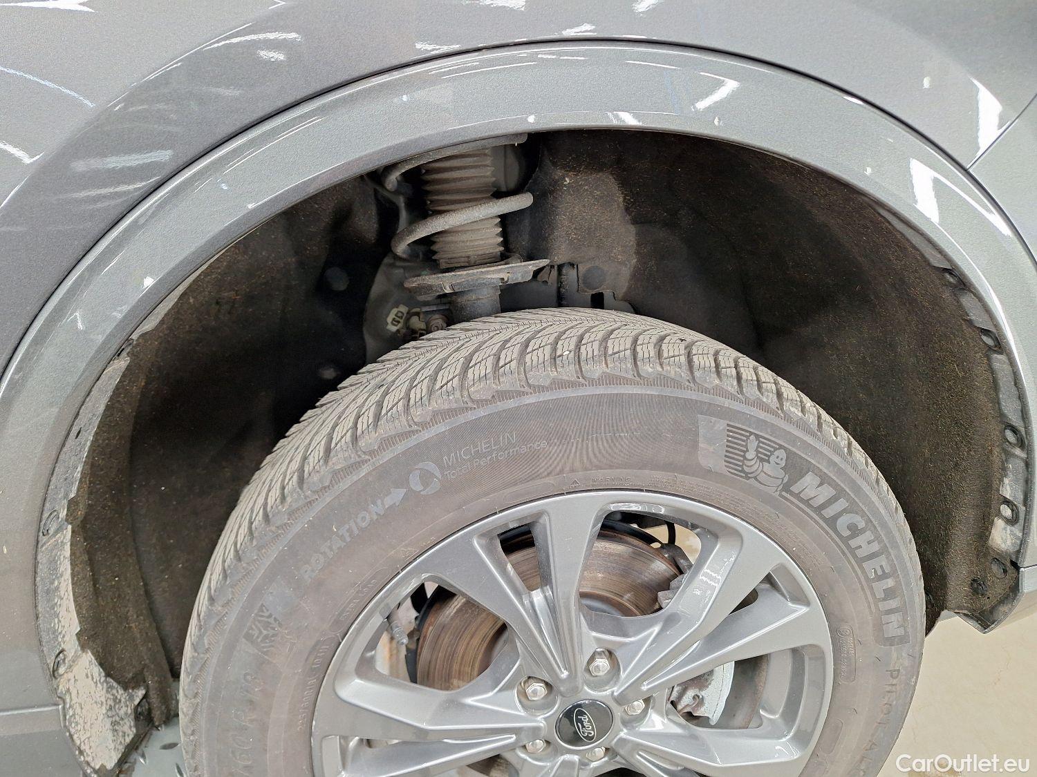  Ford  Kuga Ford,  '19, Ford  2.5i FHEV Aut. 140kW ST-Line 5d #1