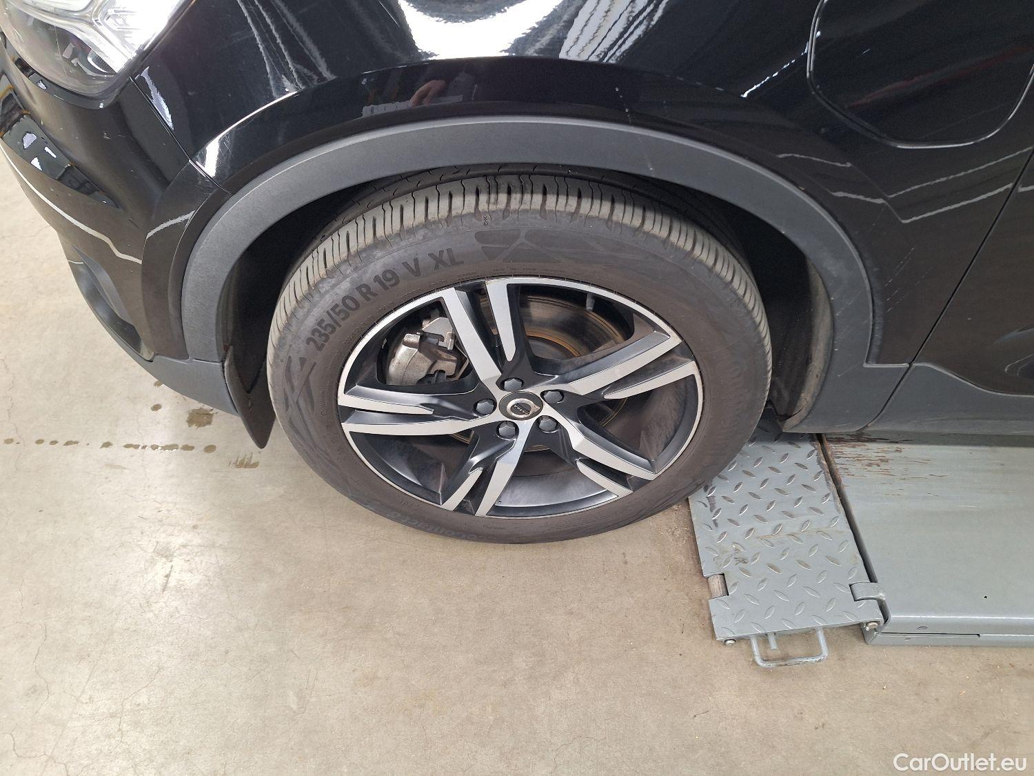  Volvo  XC 40 Volvo, XC40 '17, Volvo XC40 T4 Recharge Geartronic R-Design 5d #55