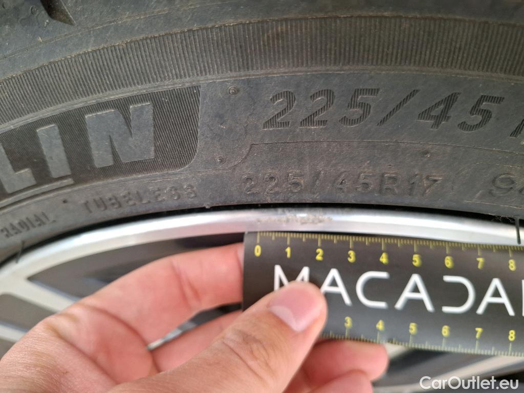  Bmw  Serie 1 BMW Série 1 / 2019 / 5P / Berline 116i DKG7 Business Design #5