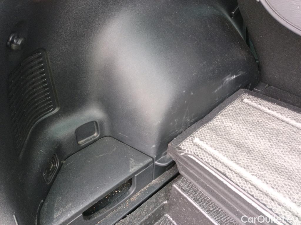  KIA  Sportage KIA  1.6MHEV Drive 100kW(136CV) 4x2(Crist Tintados) #29