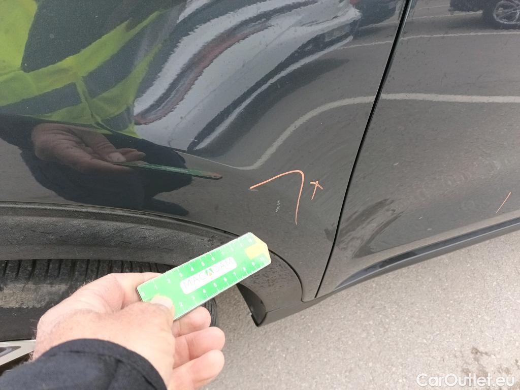  KIA  Sportage KIA  1.6MHEV Drive 100kW(136CV) 4x2(Crist Tintados) #36