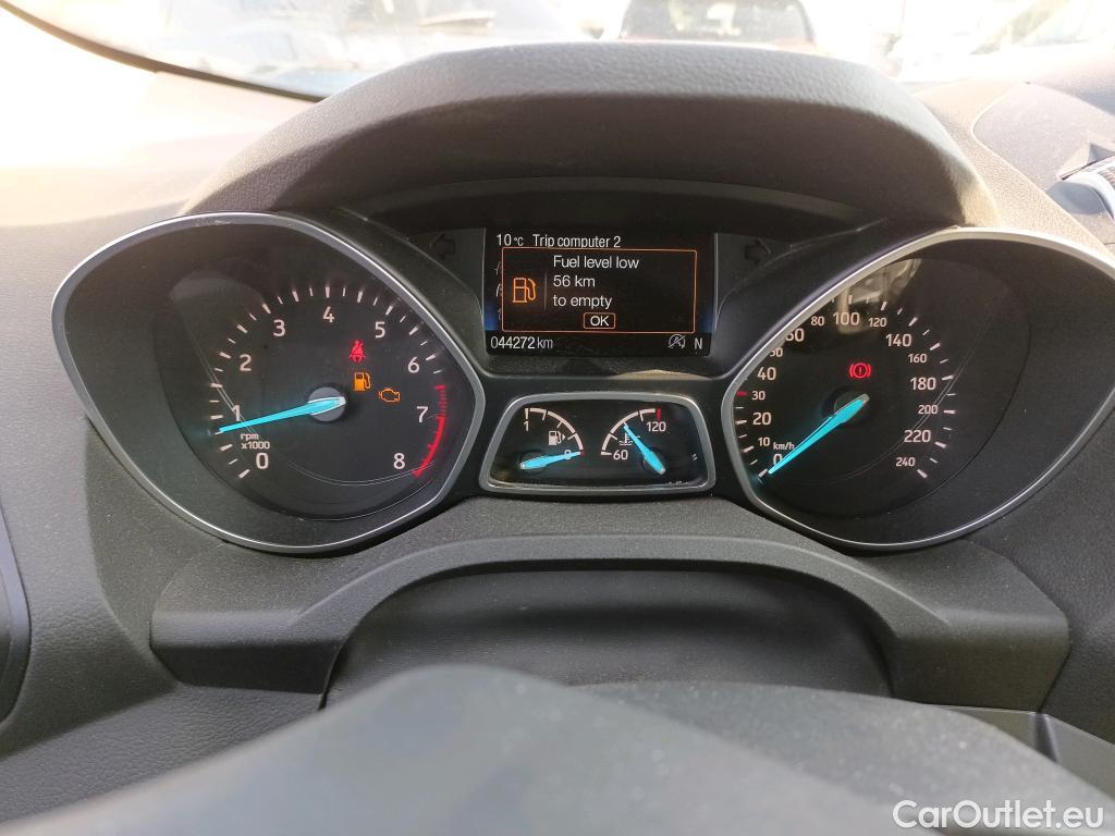  Ford  Kuga FORD  / 2016 / 5P / todoterreno 1.5 EcoBoost 88kW 4x2 Trend+ (CX) #33