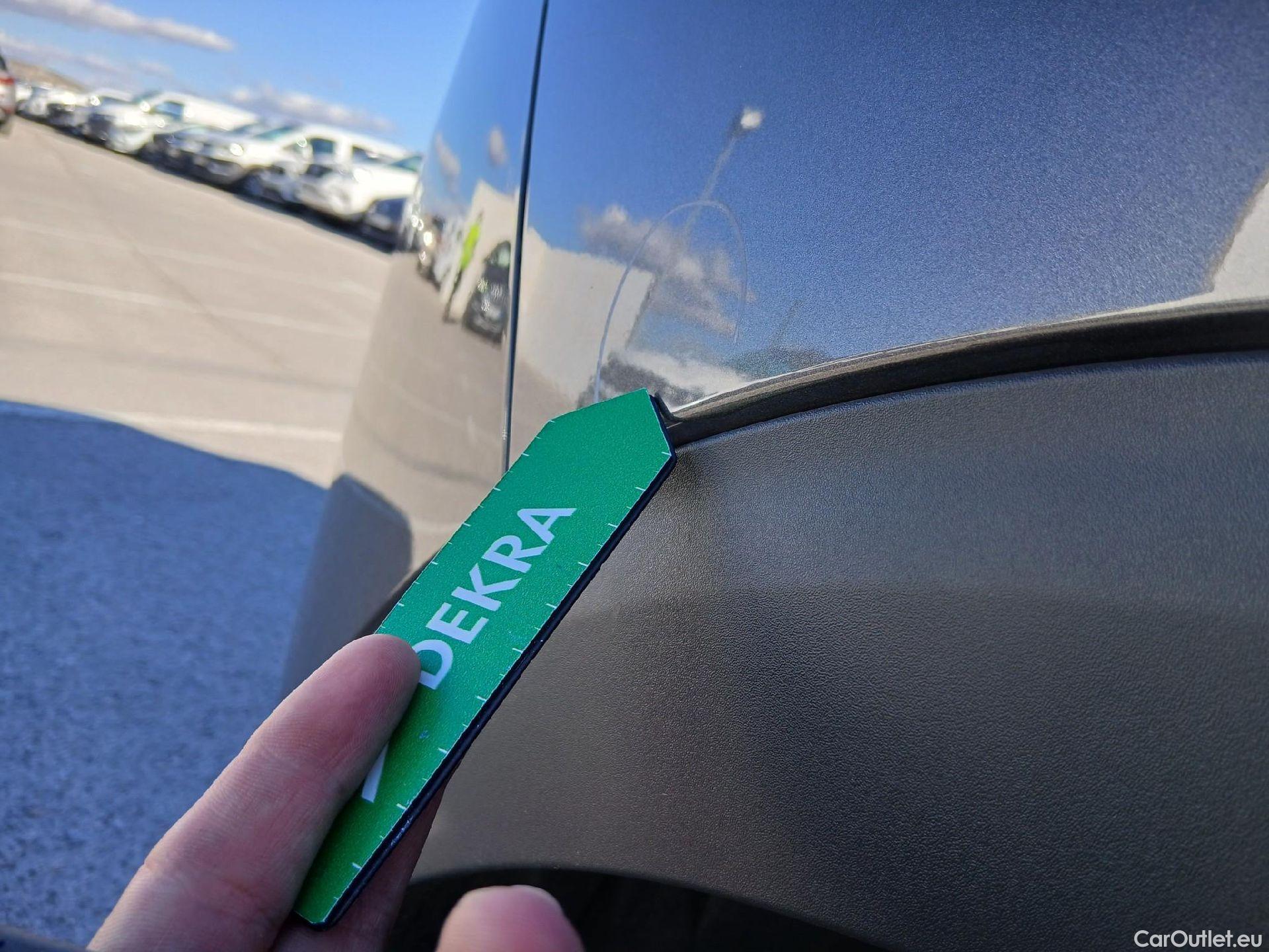  Peugeot  3008 PEUGEOT  Hybrid / 2020 / 5P / todoterreno 225 e-EAT8 Allure (AC2) #35