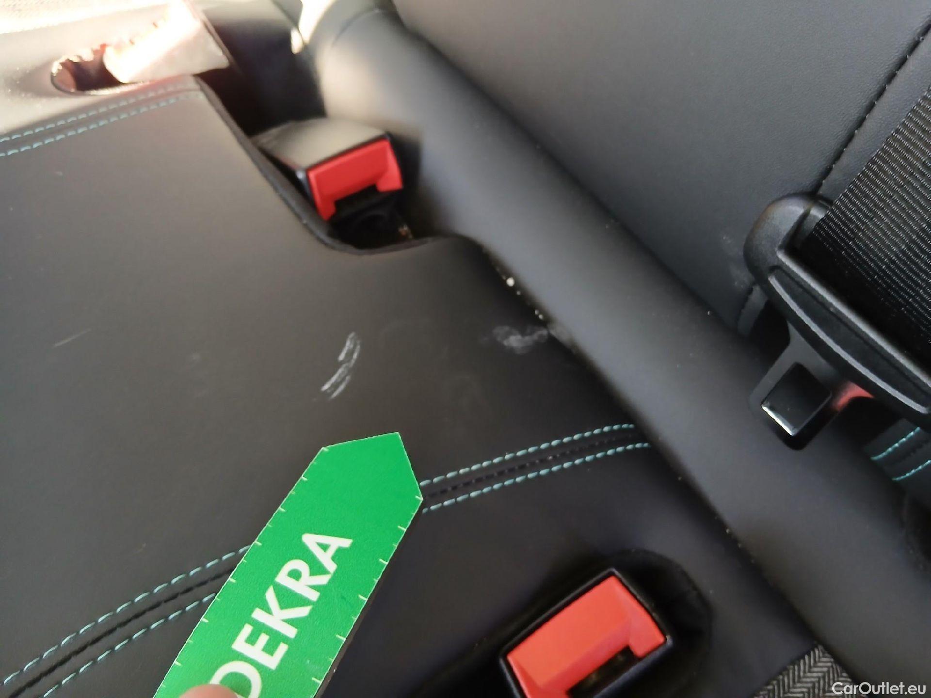  Peugeot  3008 PEUGEOT  Hybrid / 2020 / 5P / todoterreno 225 e-EAT8 Allure (AC2) #25