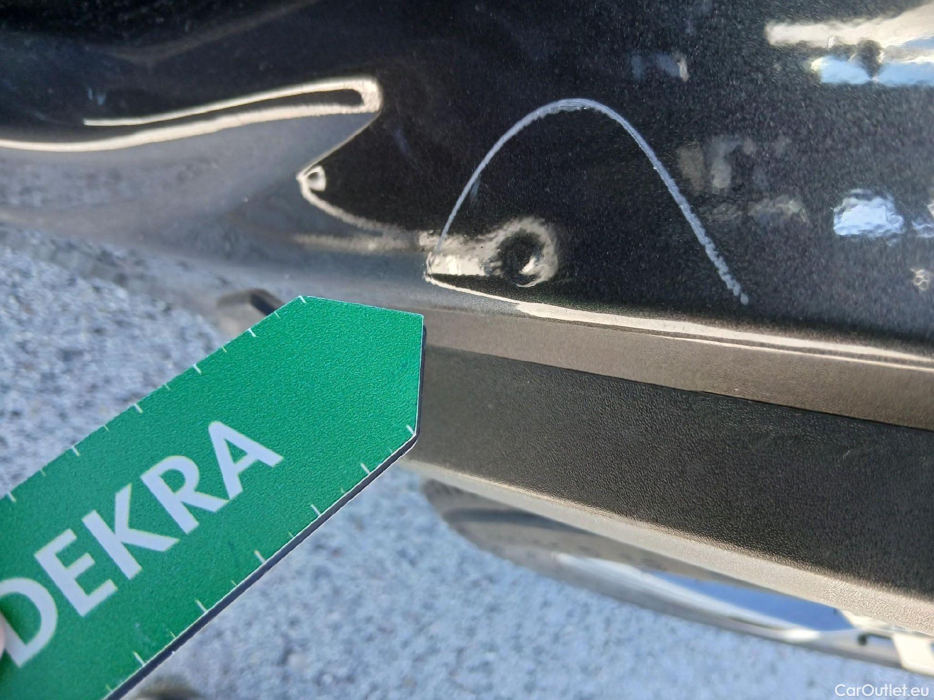  Peugeot  3008 PEUGEOT  Hybrid / 2020 / 5P / todoterreno 225 e-EAT8 Allure (AC2) #23