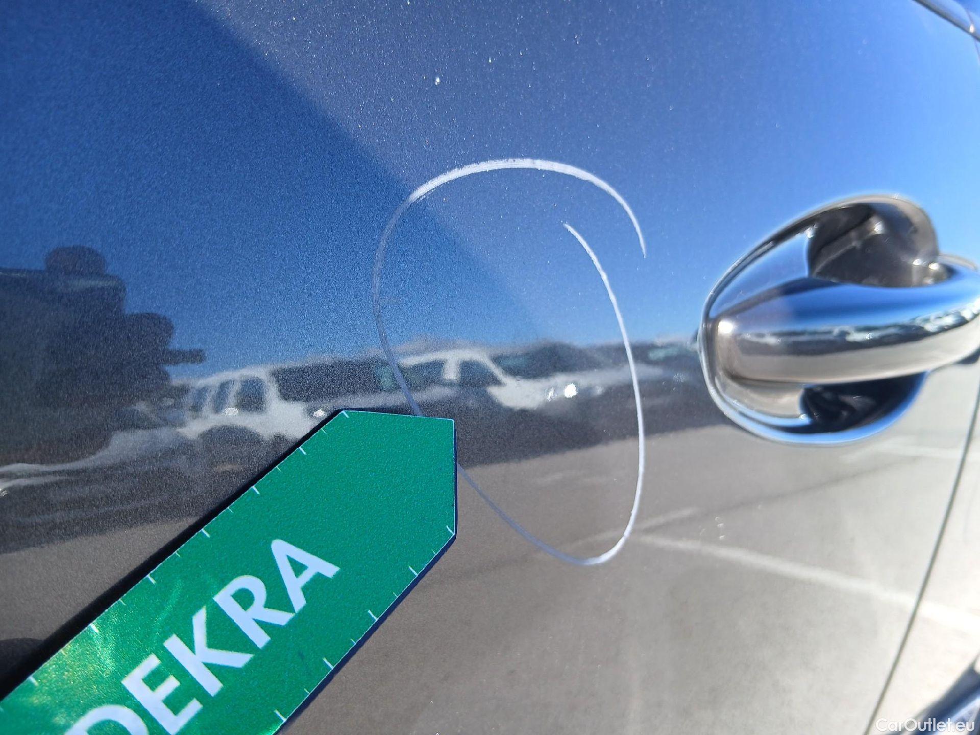  Peugeot  3008 PEUGEOT  Hybrid / 2020 / 5P / todoterreno 225 e-EAT8 Allure (AC2) #12