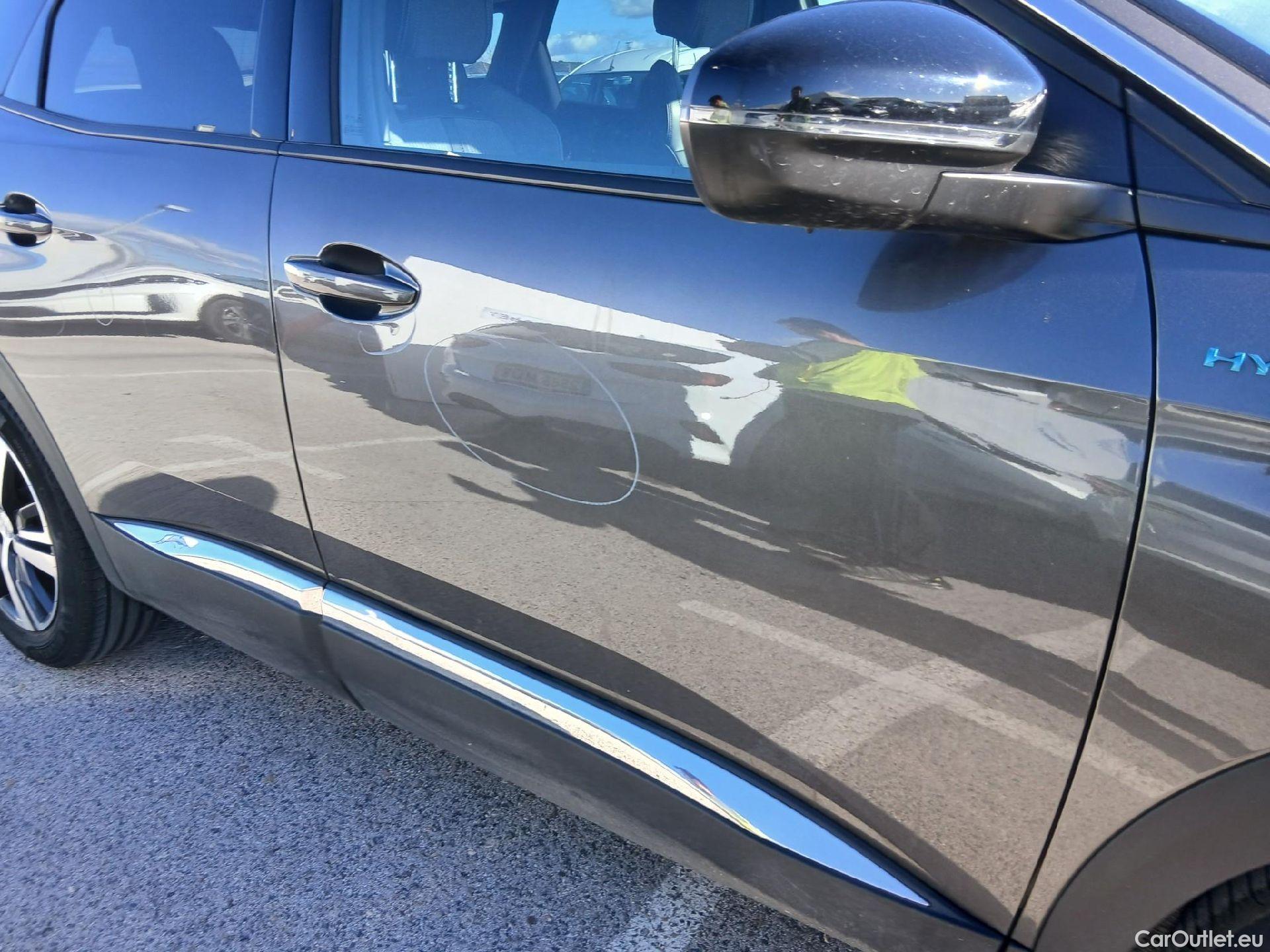  Peugeot  3008 PEUGEOT  Hybrid / 2020 / 5P / todoterreno 225 e-EAT8 Allure (AC2) #39