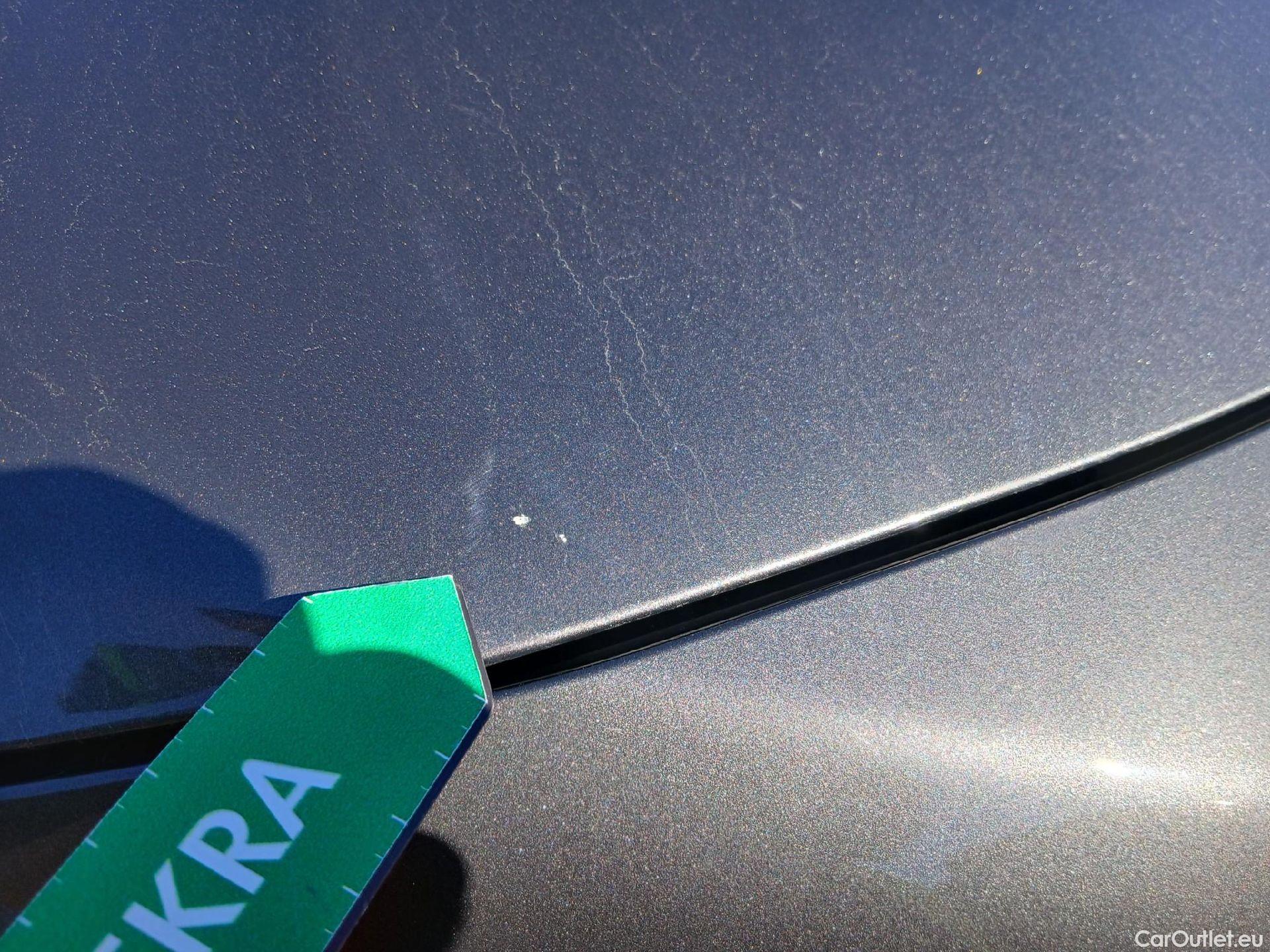  Peugeot  3008 PEUGEOT  Hybrid / 2020 / 5P / todoterreno 225 e-EAT8 Allure (AC2) #4