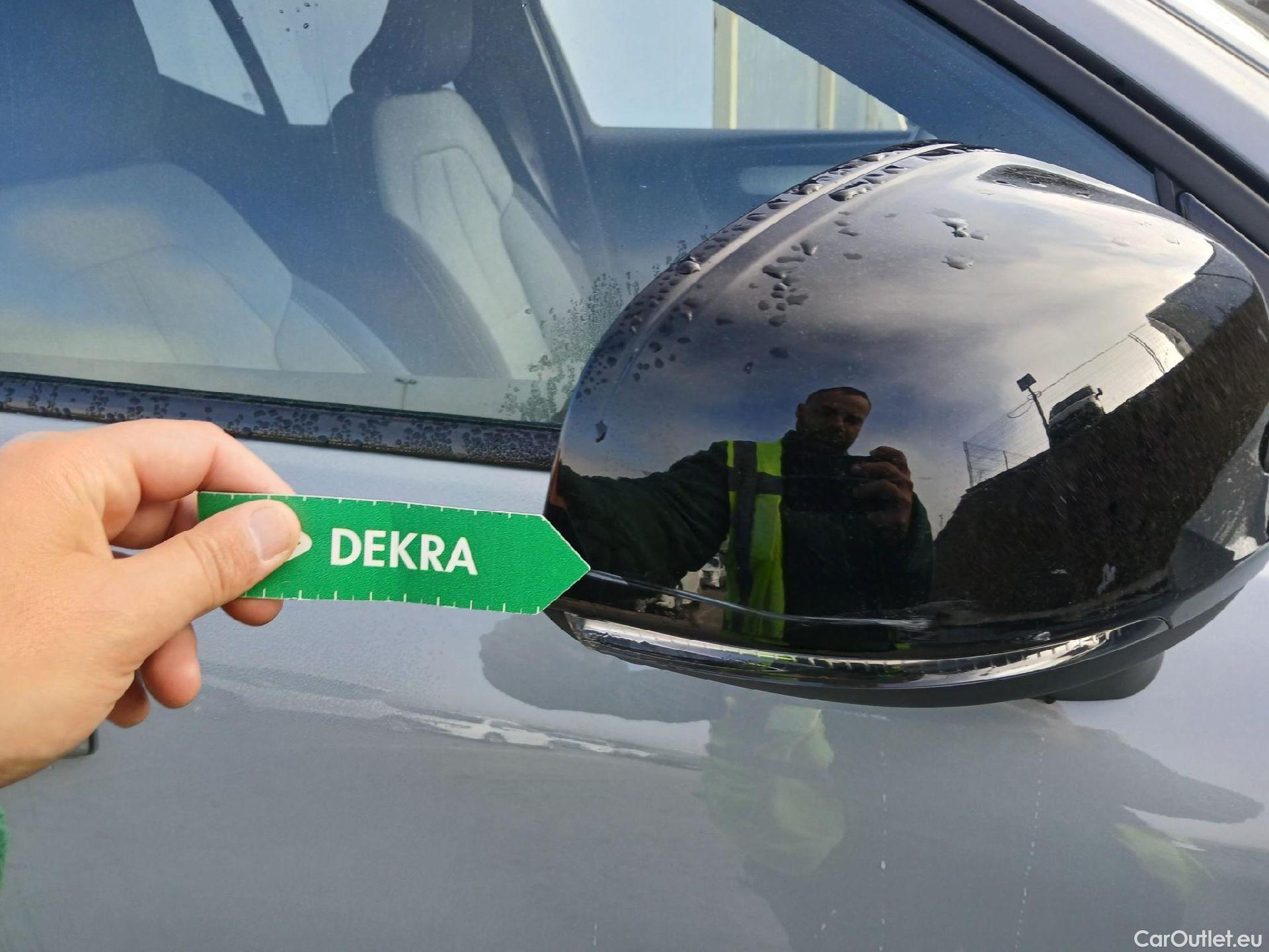  Volvo  XC 40 VOLVO XC40 / 2021 / 5P / todoterreno 2.0 B3 G Plus Dark Auto (AC) #24