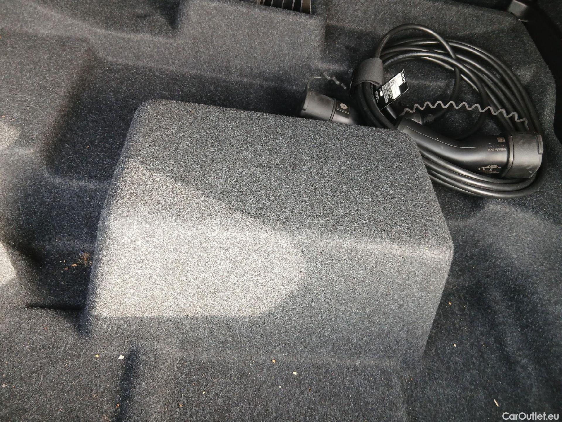  Volvo  XC 40 VOLVO XC40 / 2017 / 5P / todoterreno 1.5 T4 Twin Recharge Inscription Auto #4