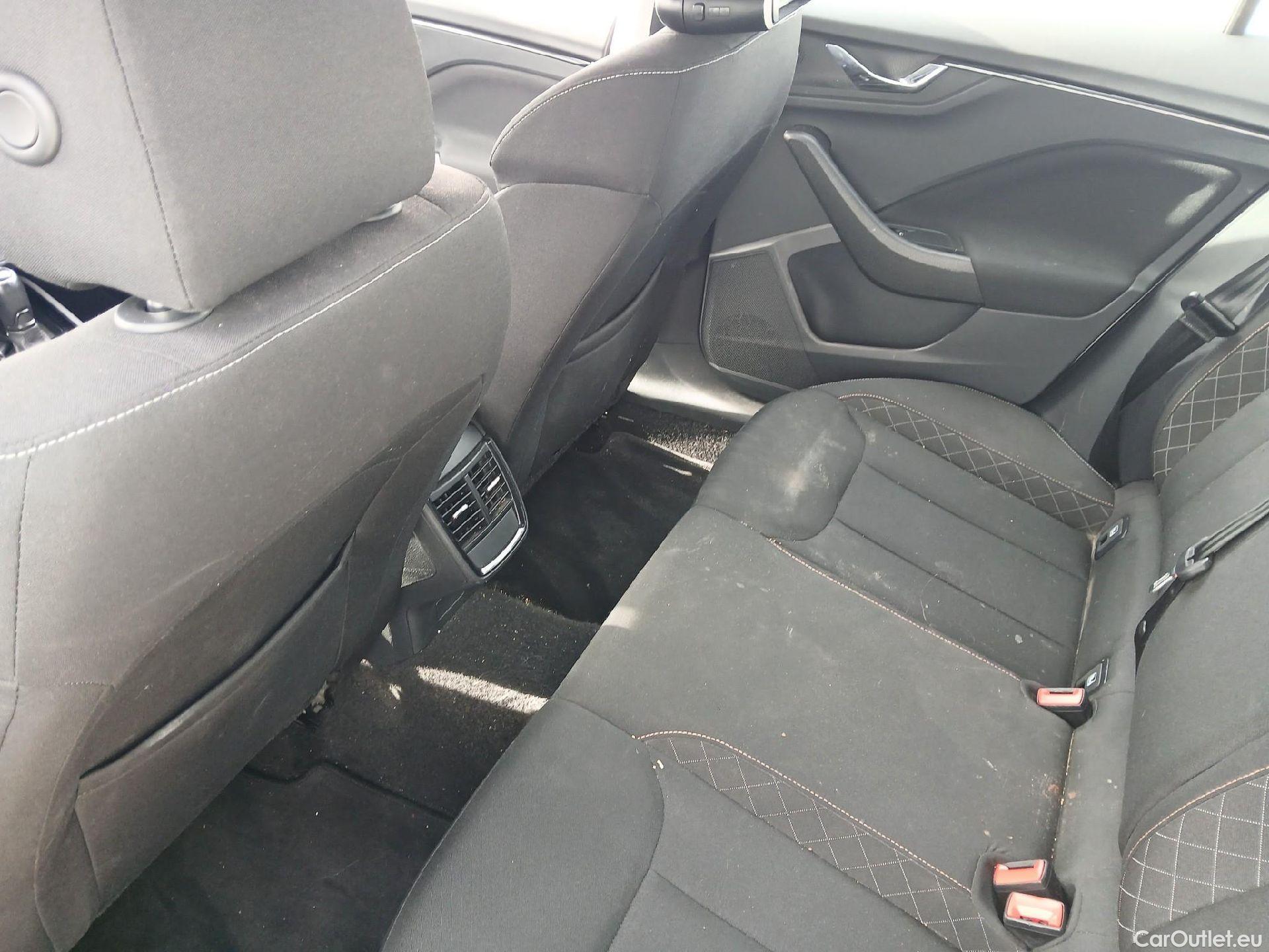  Skoda  KAMIQ SKODA  1.0 TSI 81kW (110CV) DSG Ambition #2