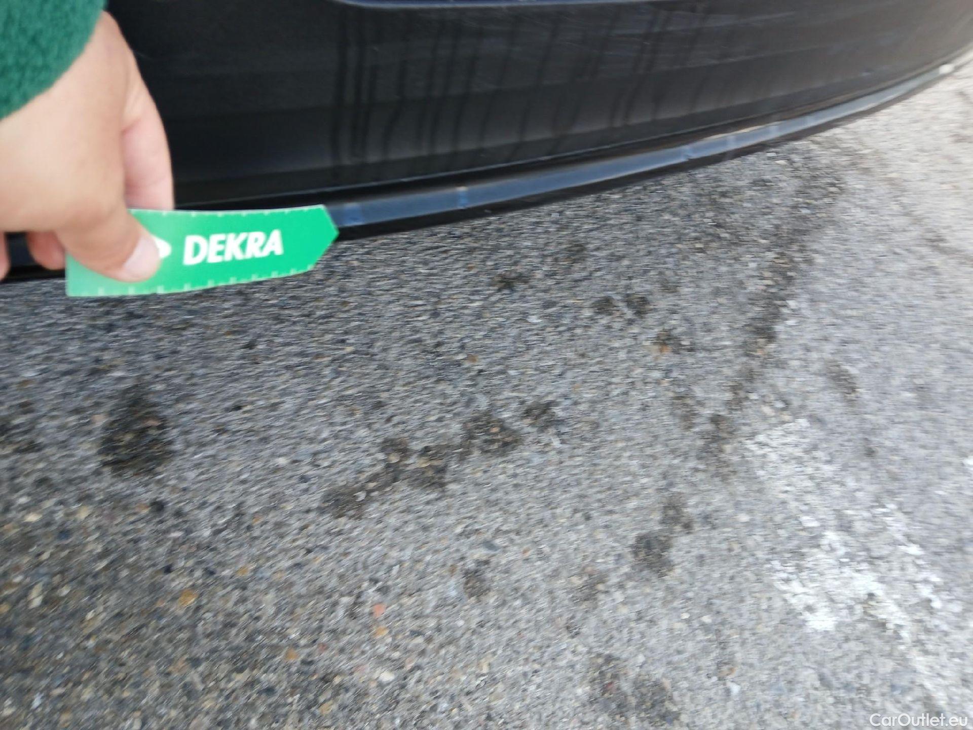  Volvo  XC 40 VOLVO XC40 / 2021 / 5P / todoterreno 2.0 B3 G Plus Dark Auto (AC) #19