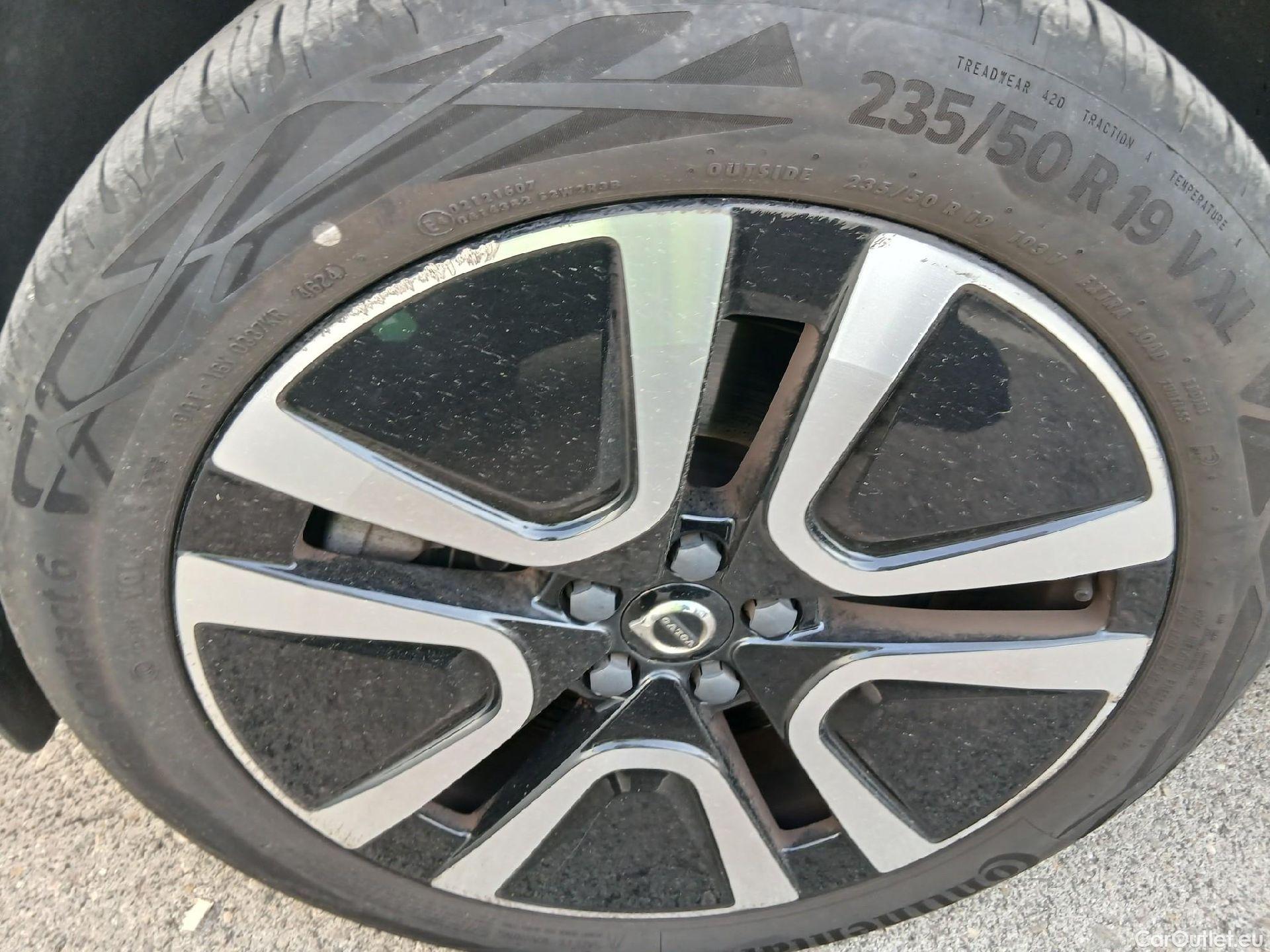  Volvo  XC 40 VOLVO XC40 / 2017 / 5P / todoterreno 1.5 T4 Twin Recharge Inscription Auto #3