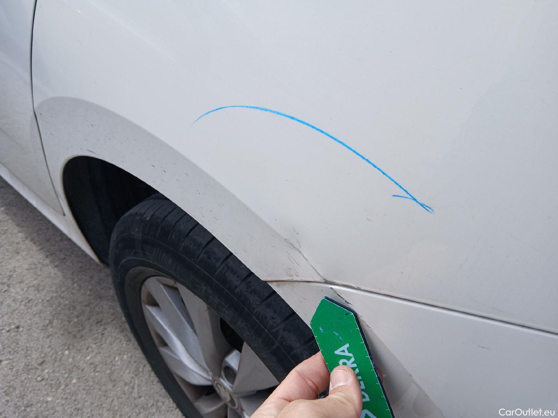  Skoda  KAMIQ SKODA  1.0 TSI 81kW (110CV) DSG Ambition #19