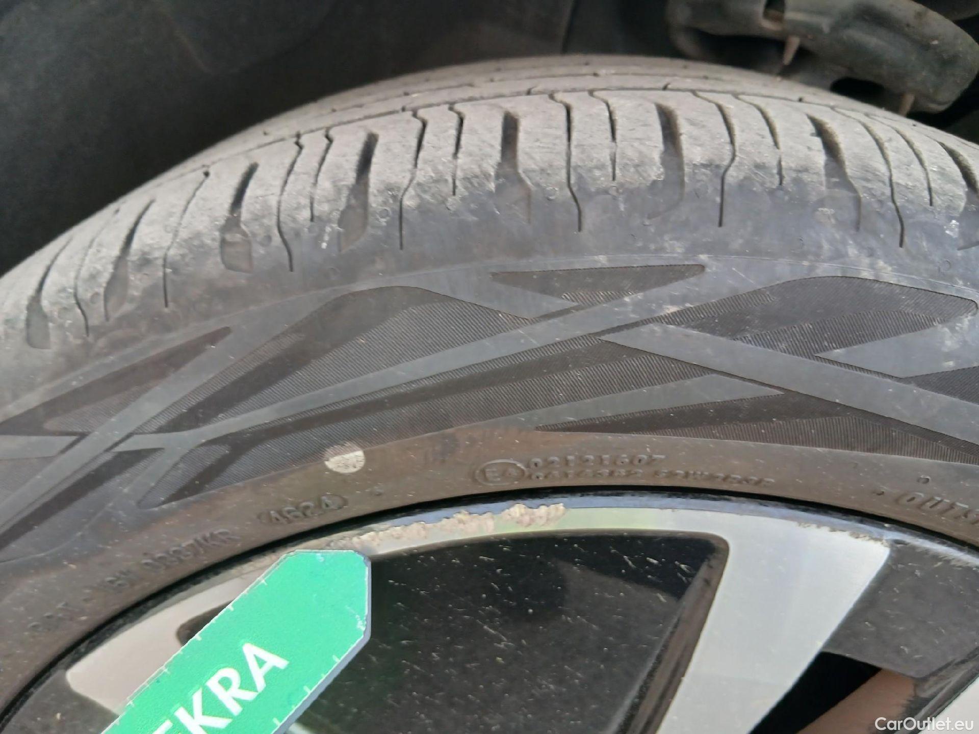  Volvo  XC 40 VOLVO XC40 / 2017 / 5P / todoterreno 1.5 T4 Twin Recharge Inscription Auto #2