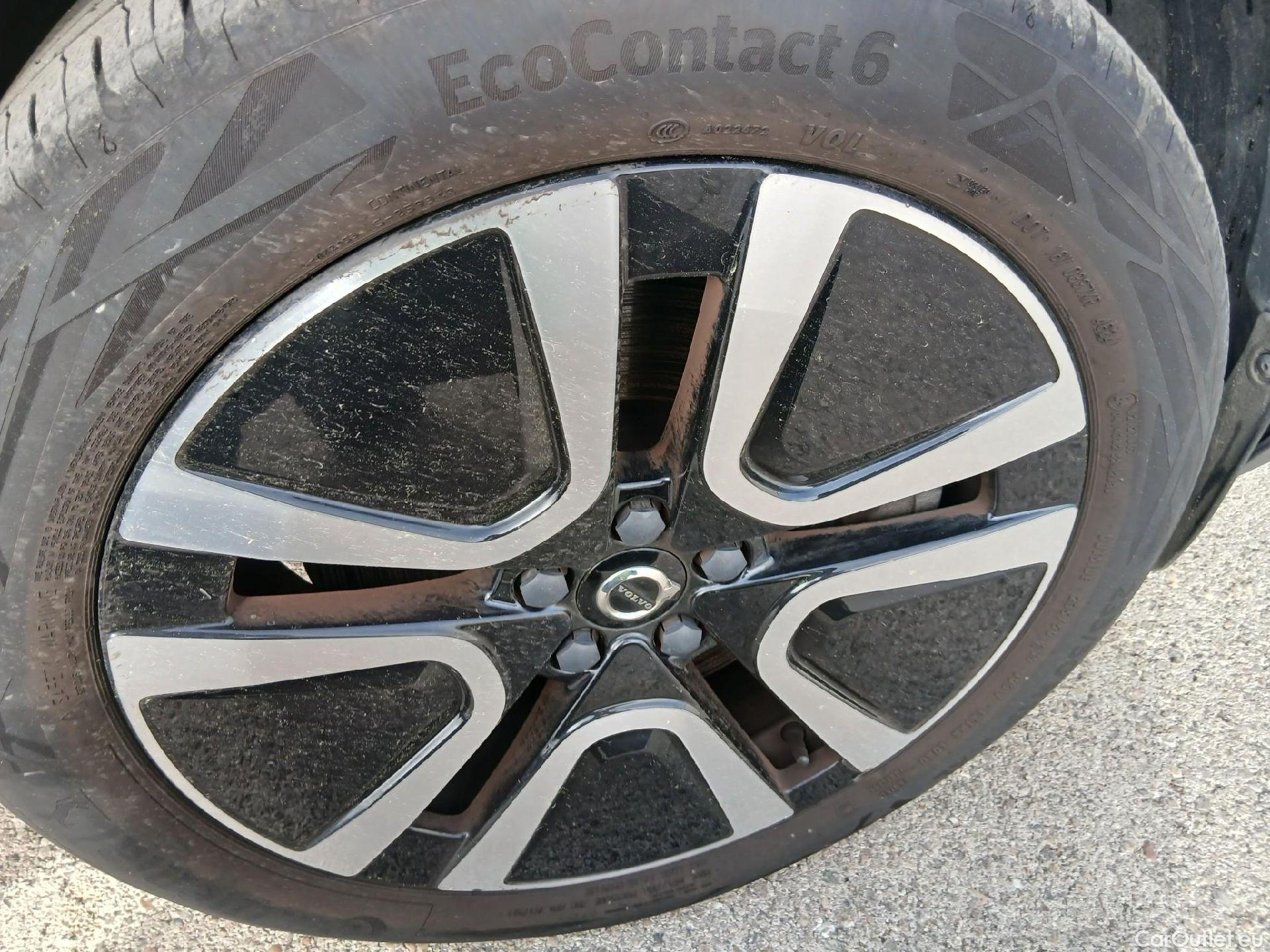  Volvo  XC 40 VOLVO XC40 / 2017 / 5P / todoterreno 1.5 T4 Twin Recharge Inscription Auto #9