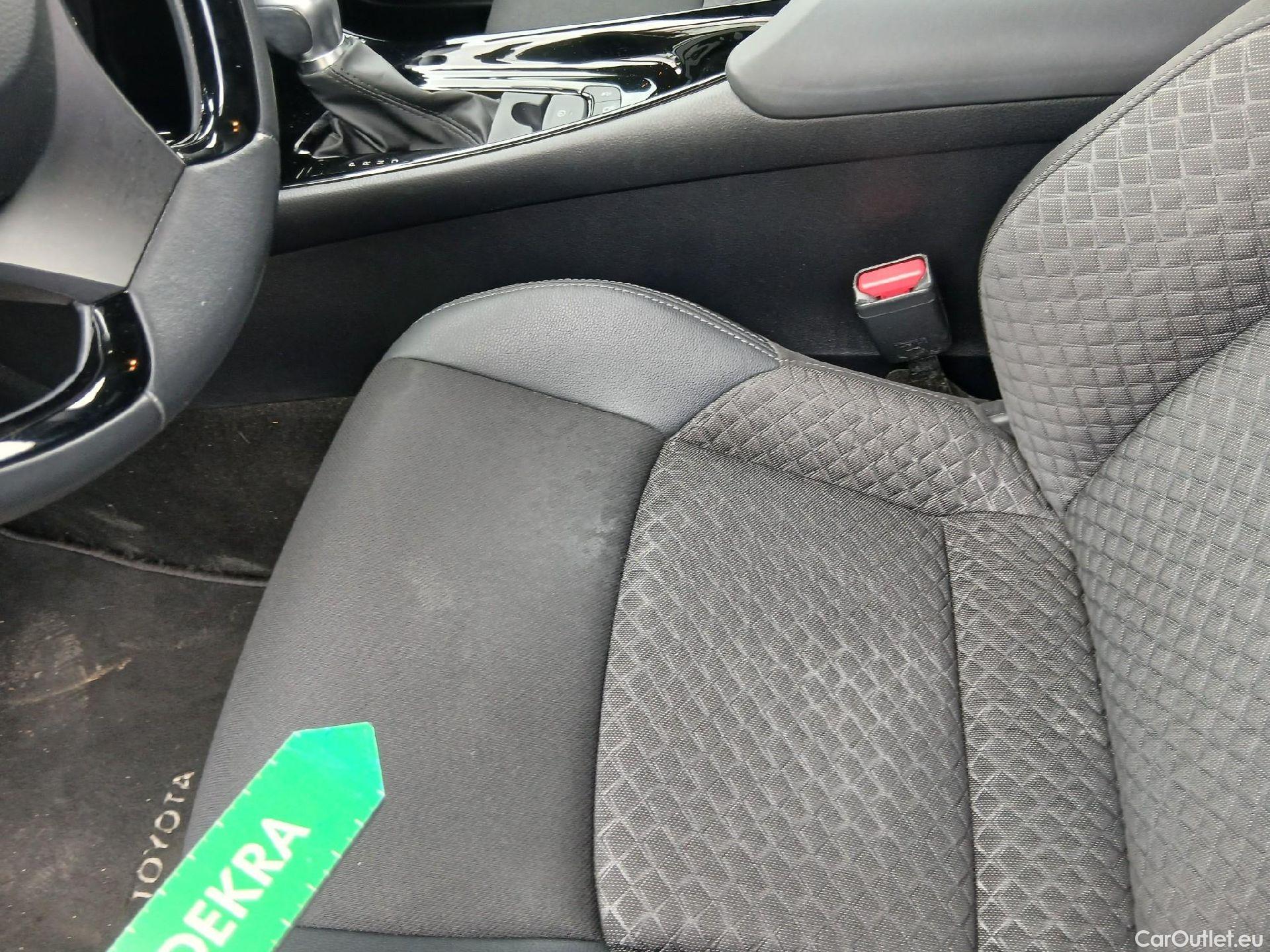  Toyota  C-HR TOYOTA  / 2019 / 5P / todoterreno 2.0 180H Advance #20