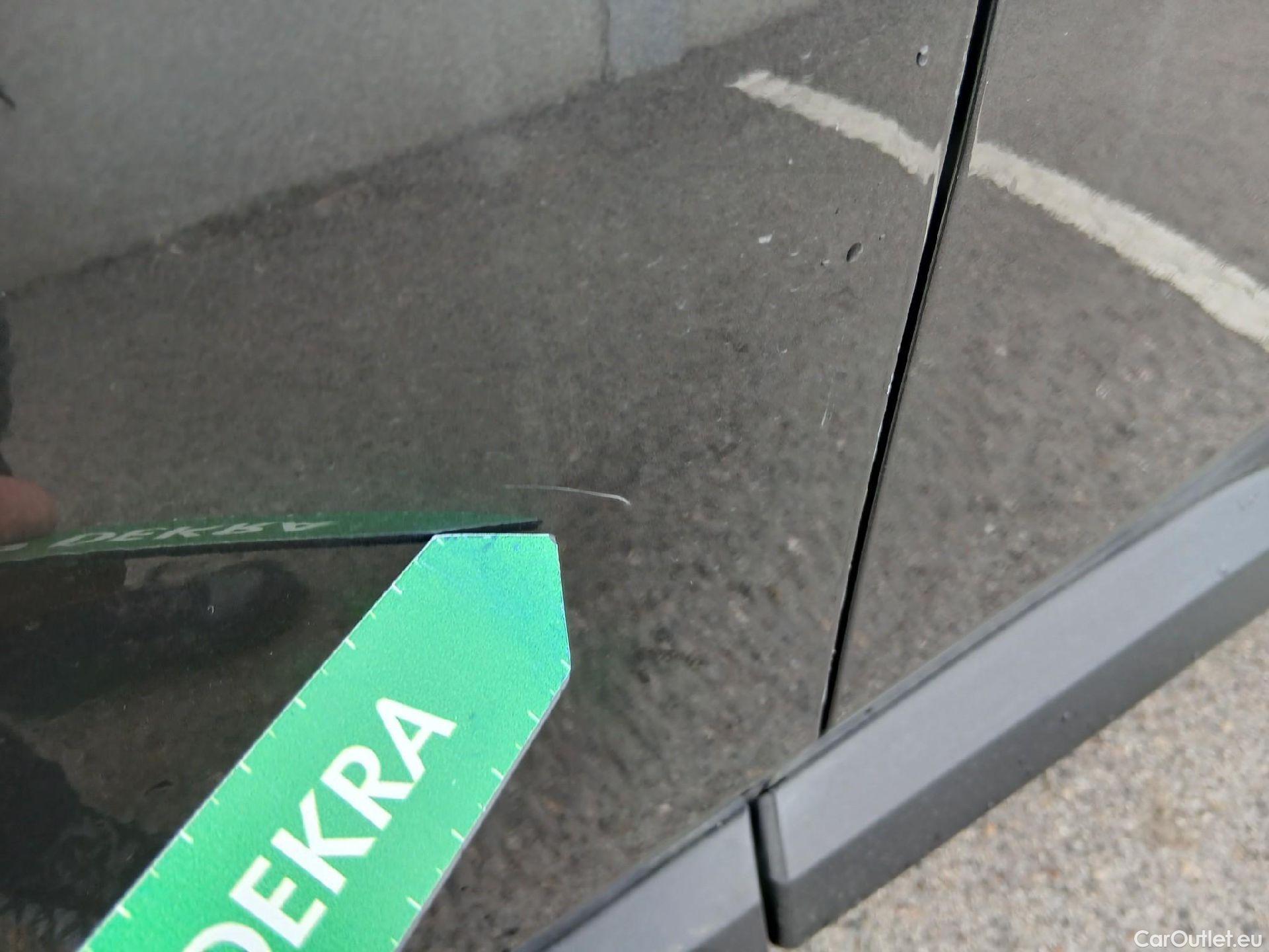  Toyota  C-HR TOYOTA  / 2019 / 5P / todoterreno 2.0 180H Advance #11