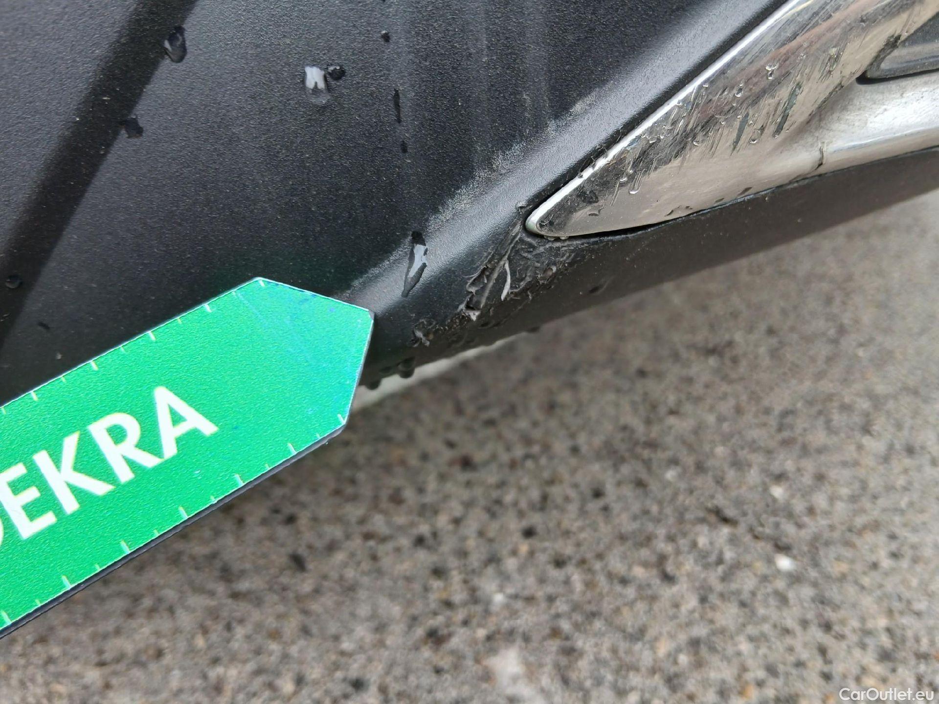  Toyota  C-HR TOYOTA  / 2019 / 5P / todoterreno 2.0 180H Advance #26