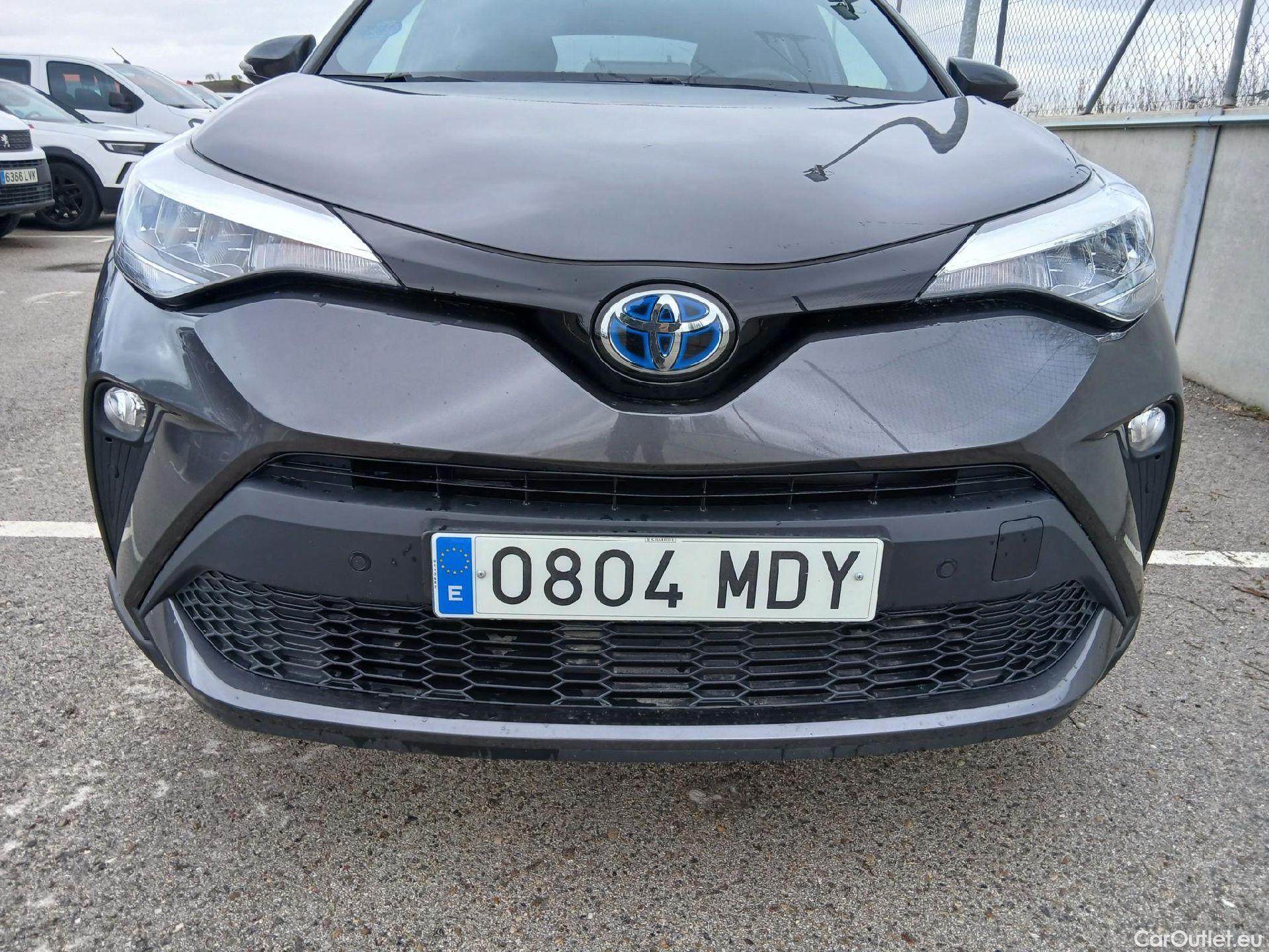  Toyota  C-HR TOYOTA  / 2019 / 5P / todoterreno 2.0 180H Advance #5
