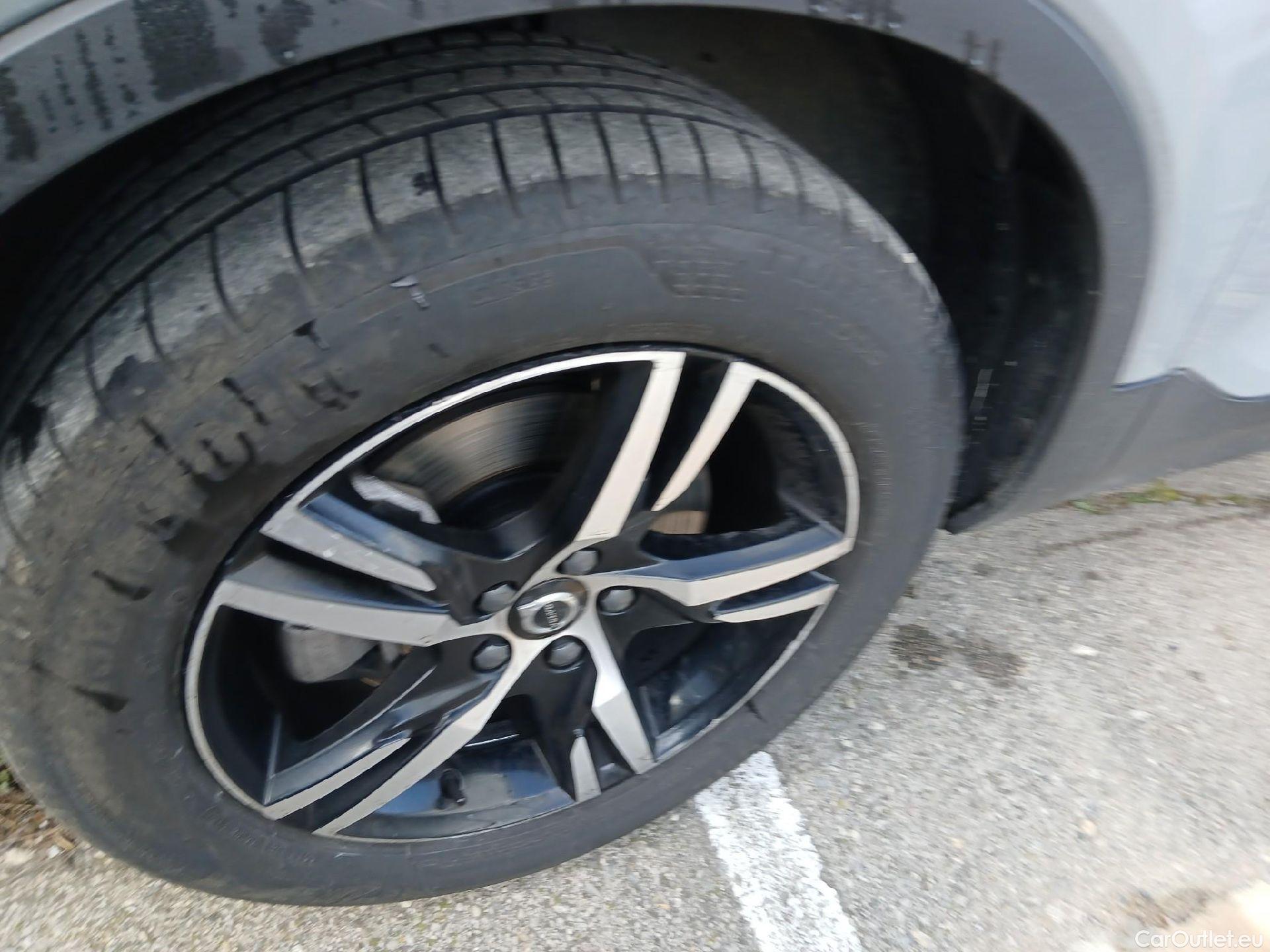  Volvo  XC 40 VOLVO XC40 / 2021 / 5P / todoterreno 2.0 B3 G Plus Dark Auto (AC) #13