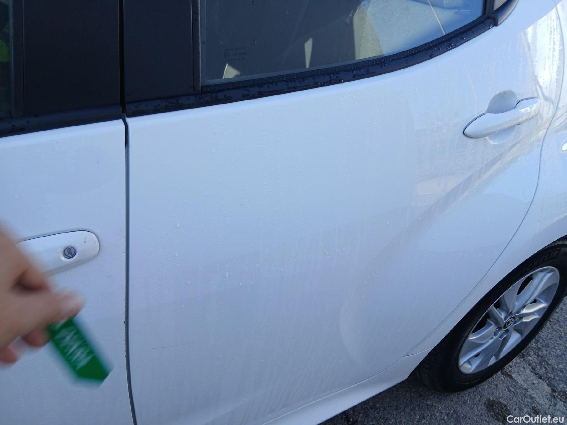  Toyota  Yaris TOYOTA  / 2020 / 5P / berlina con portón 1.5 120H Business Plus #11