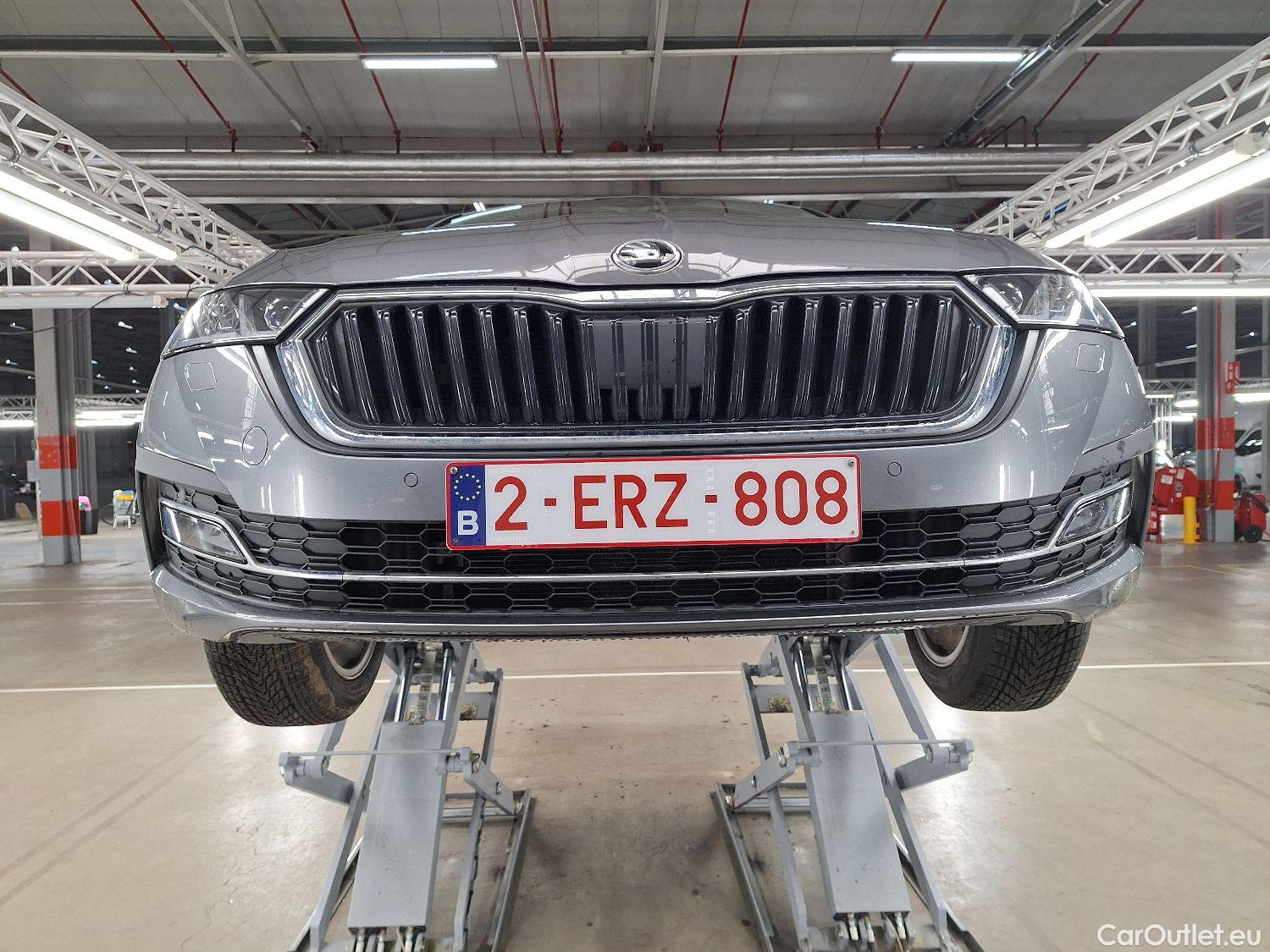  Skoda  Octavia Skoda,  Combi '20, Skoda  Combi 1.0 TSI eTec 81kW DSG7 Clever+ #1