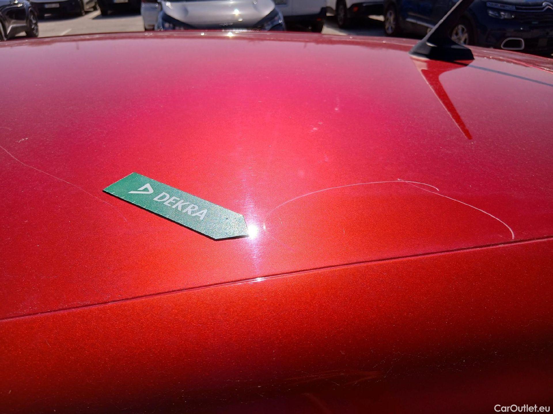  Renault  Clio RENAULT  / 2019 / 5P / berlina con portón Intens TCe 74 kW (100CV) GLP #10