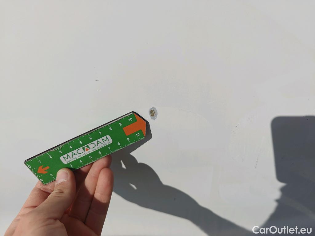  Peugeot  2008 PEUGEOT  / 2019 / 5P / todoterreno Allure BlueHDI 81kW (110CV) #21