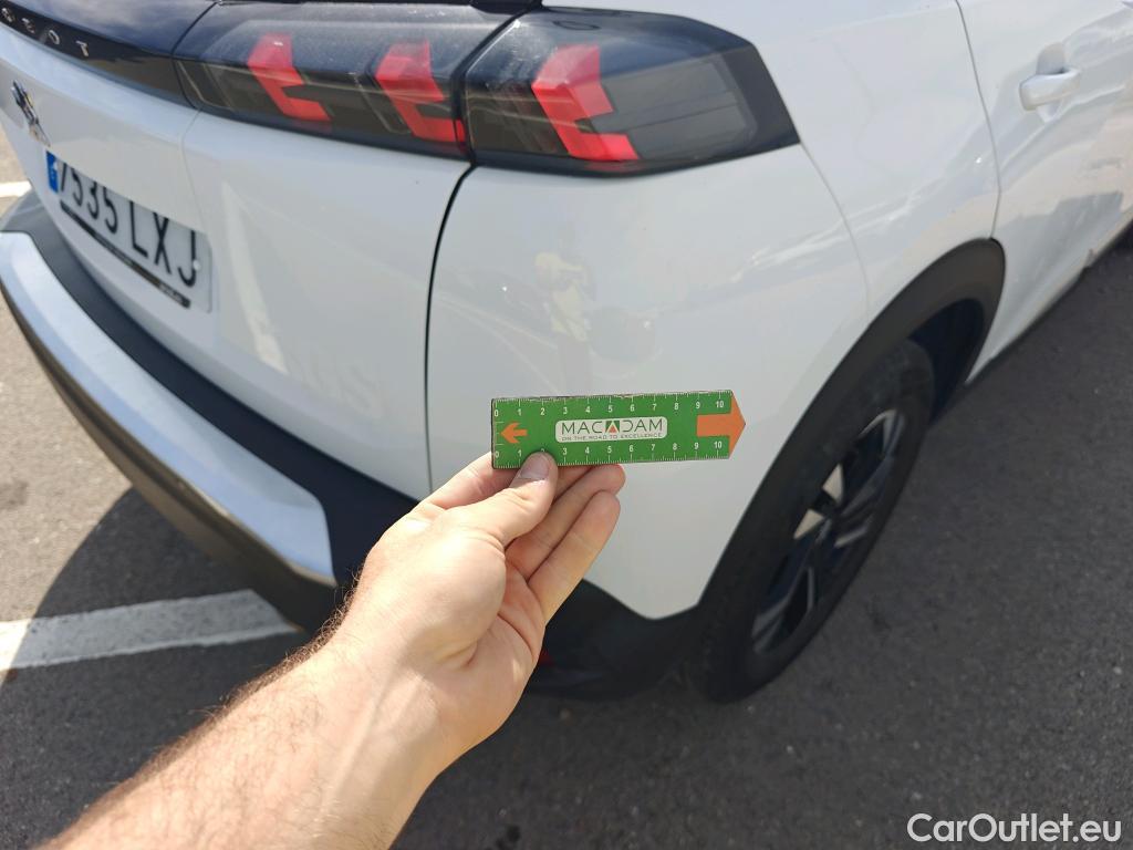  Peugeot  2008 PEUGEOT  / 2019 / 5P / todoterreno Allure BlueHDI 81kW (110CV) #35