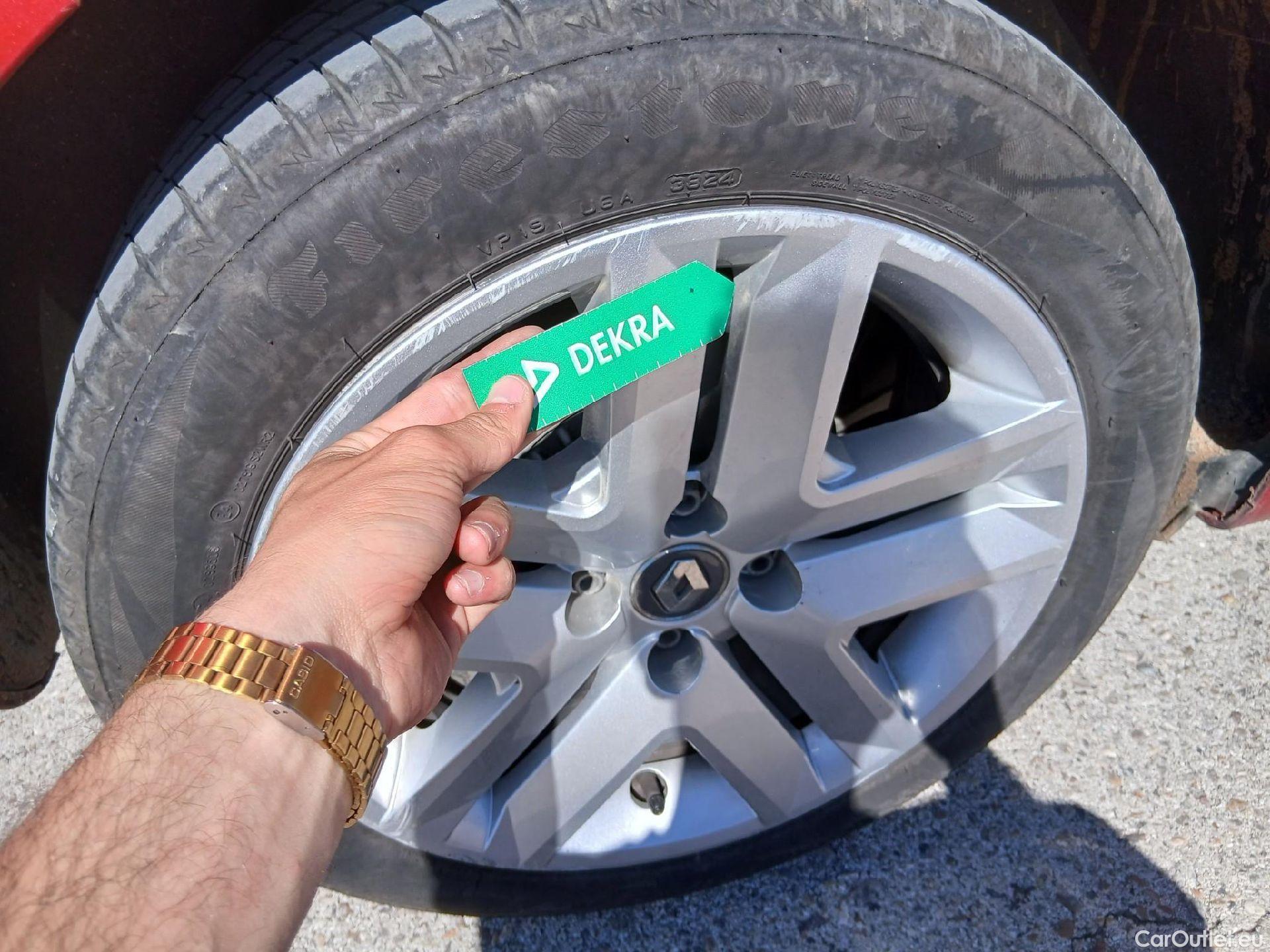  Renault  Clio RENAULT  / 2019 / 5P / berlina con portón Intens TCe 74 kW (100CV) GLP #20