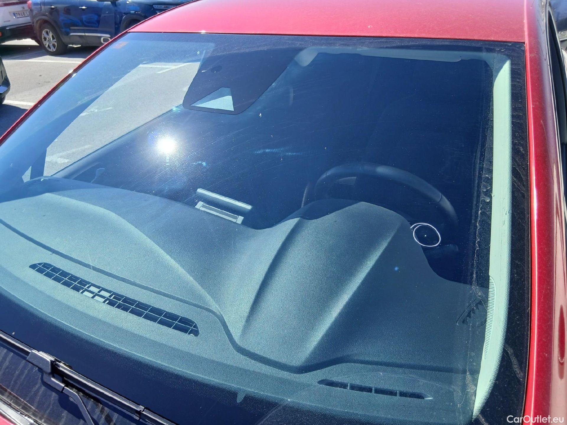  Renault  Clio RENAULT  / 2019 / 5P / berlina con portón Intens TCe 74 kW (100CV) GLP #2