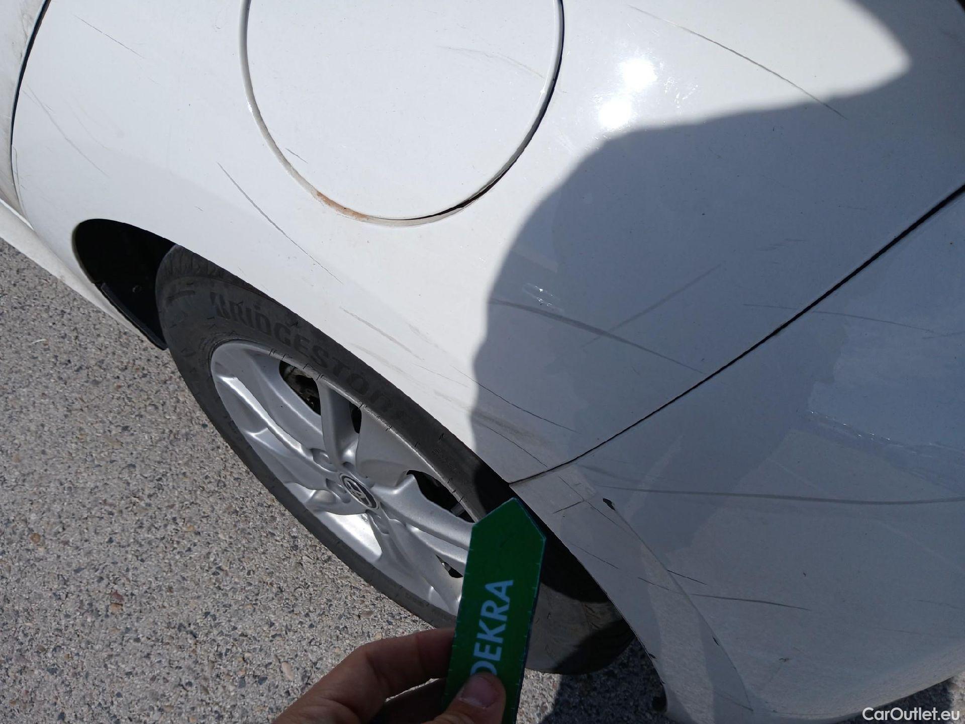  Toyota  Yaris TOYOTA  / 2020 / 5P / berlina con portón 1.5 120H Business Plus #10