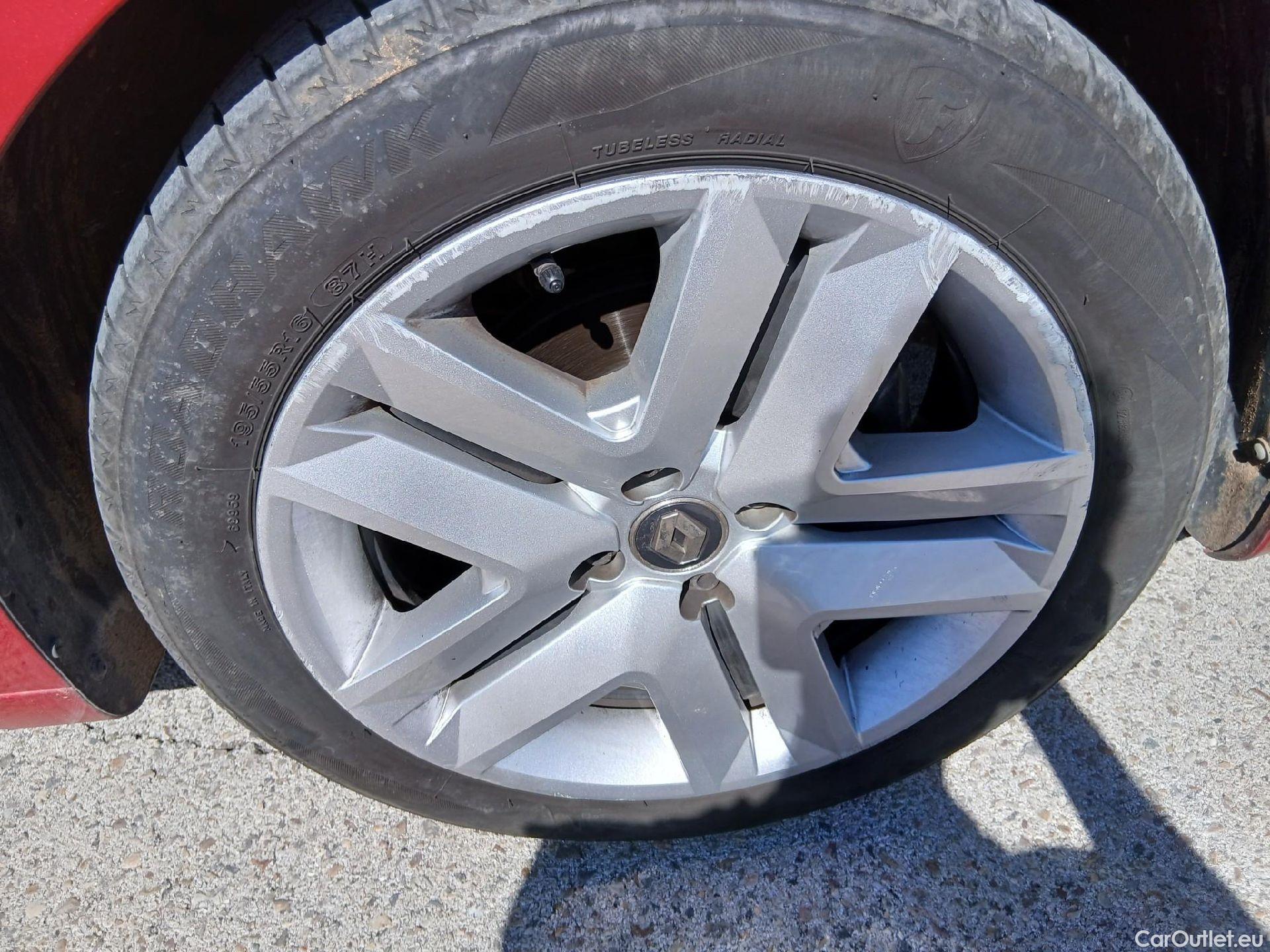  Renault  Clio RENAULT  / 2019 / 5P / berlina con portón Intens TCe 74 kW (100CV) GLP #28