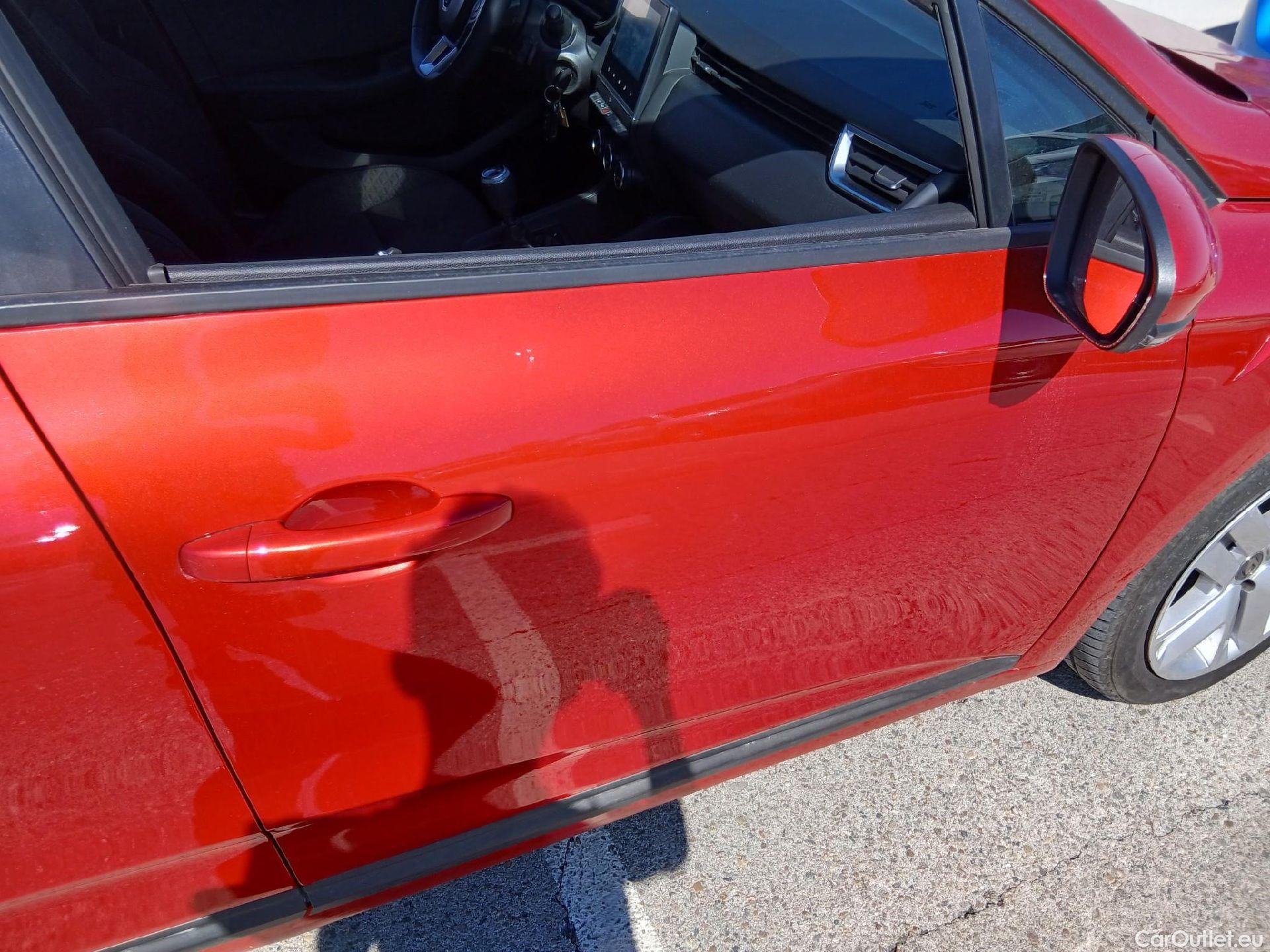  Renault  Clio RENAULT  / 2019 / 5P / berlina con portón Intens TCe 74 kW (100CV) GLP #24