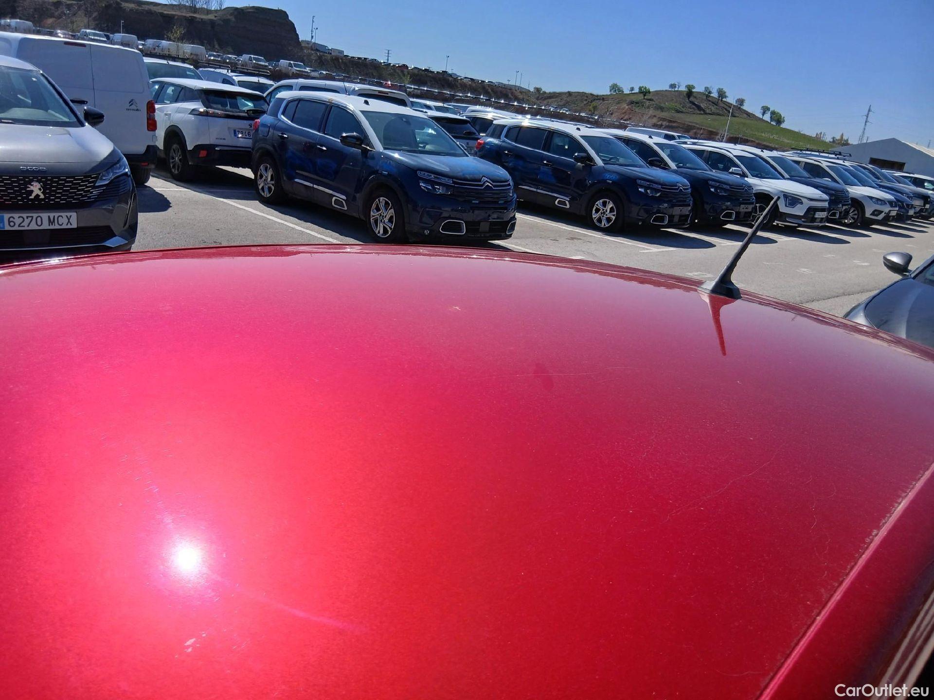  Renault  Clio RENAULT  / 2019 / 5P / berlina con portón Intens TCe 74 kW (100CV) GLP #9