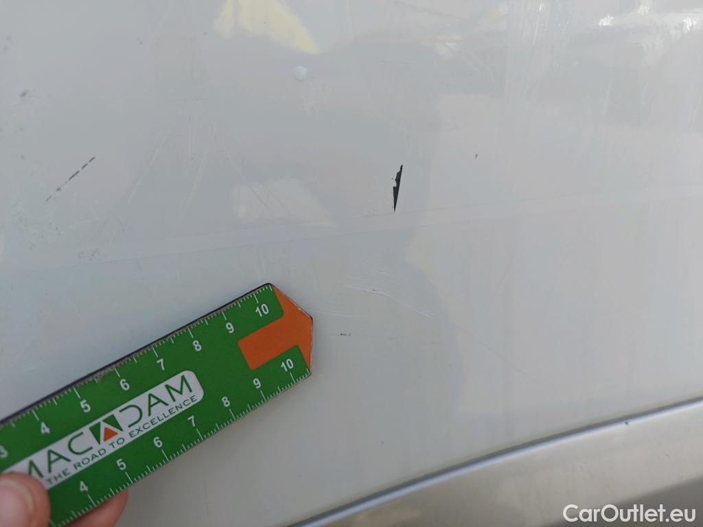  Peugeot  2008 PEUGEOT  / 2019 / 5P / todoterreno Allure BlueHDI 81kW (110CV) #17