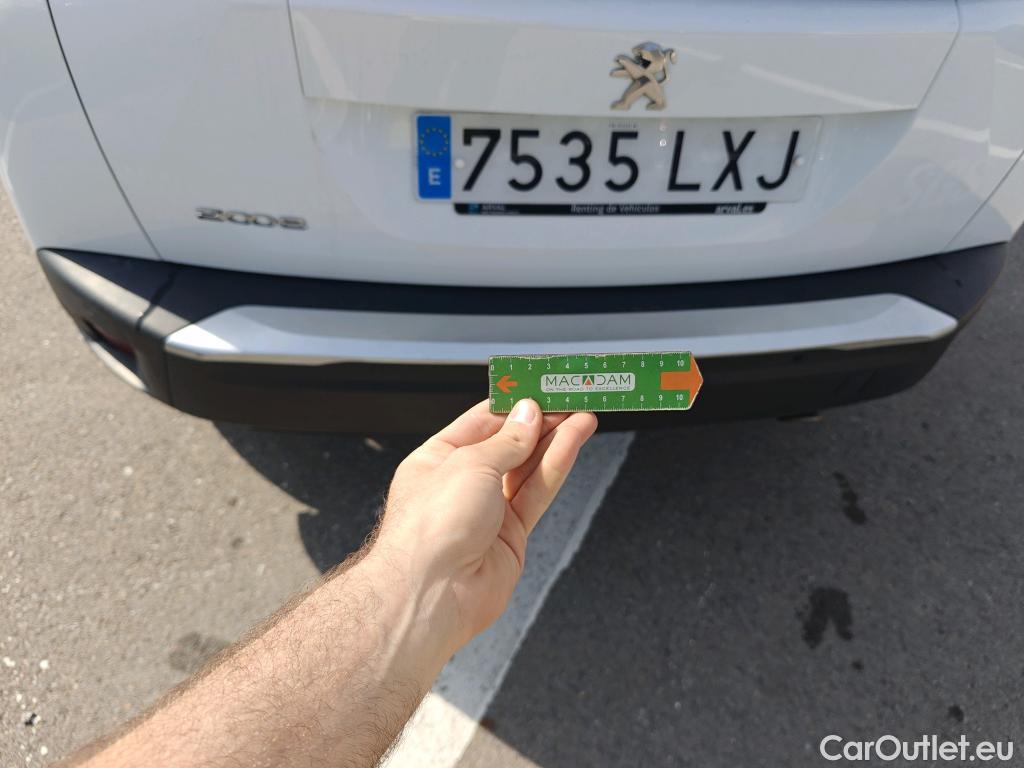  Peugeot  2008 PEUGEOT  / 2019 / 5P / todoterreno Allure BlueHDI 81kW (110CV) #37