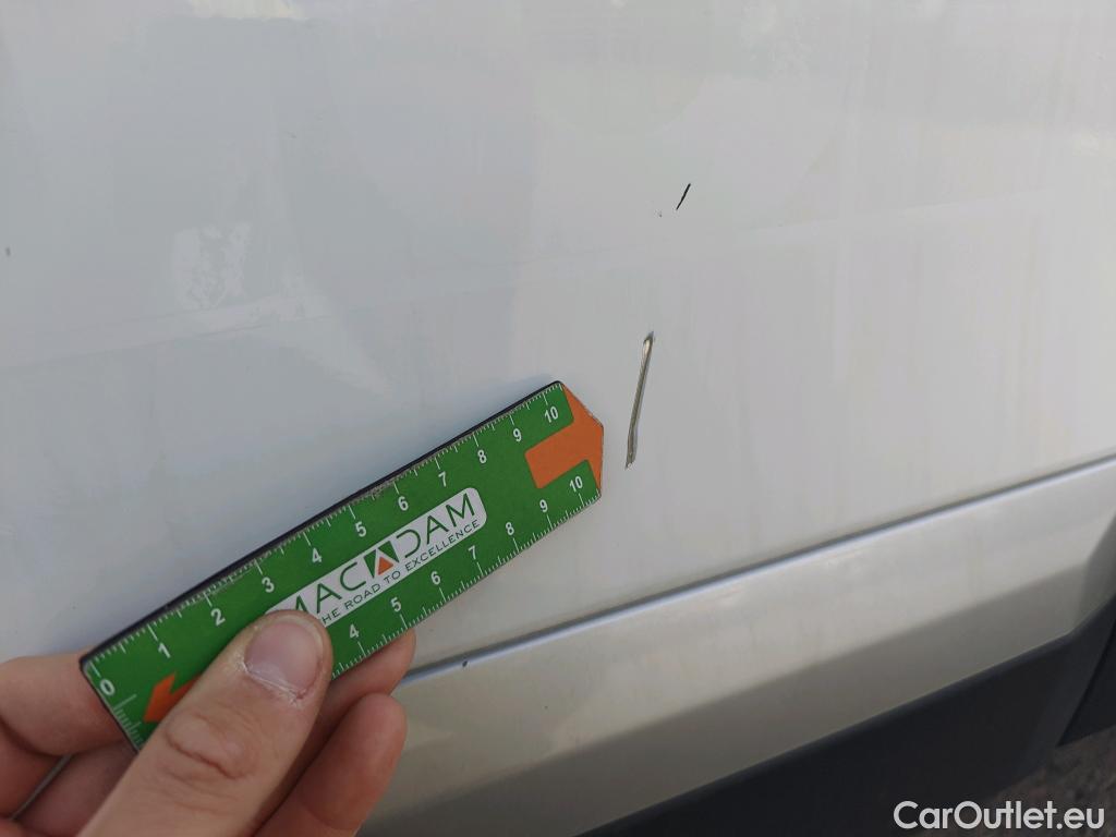  Peugeot  2008 PEUGEOT  / 2019 / 5P / todoterreno Allure BlueHDI 81kW (110CV) #16